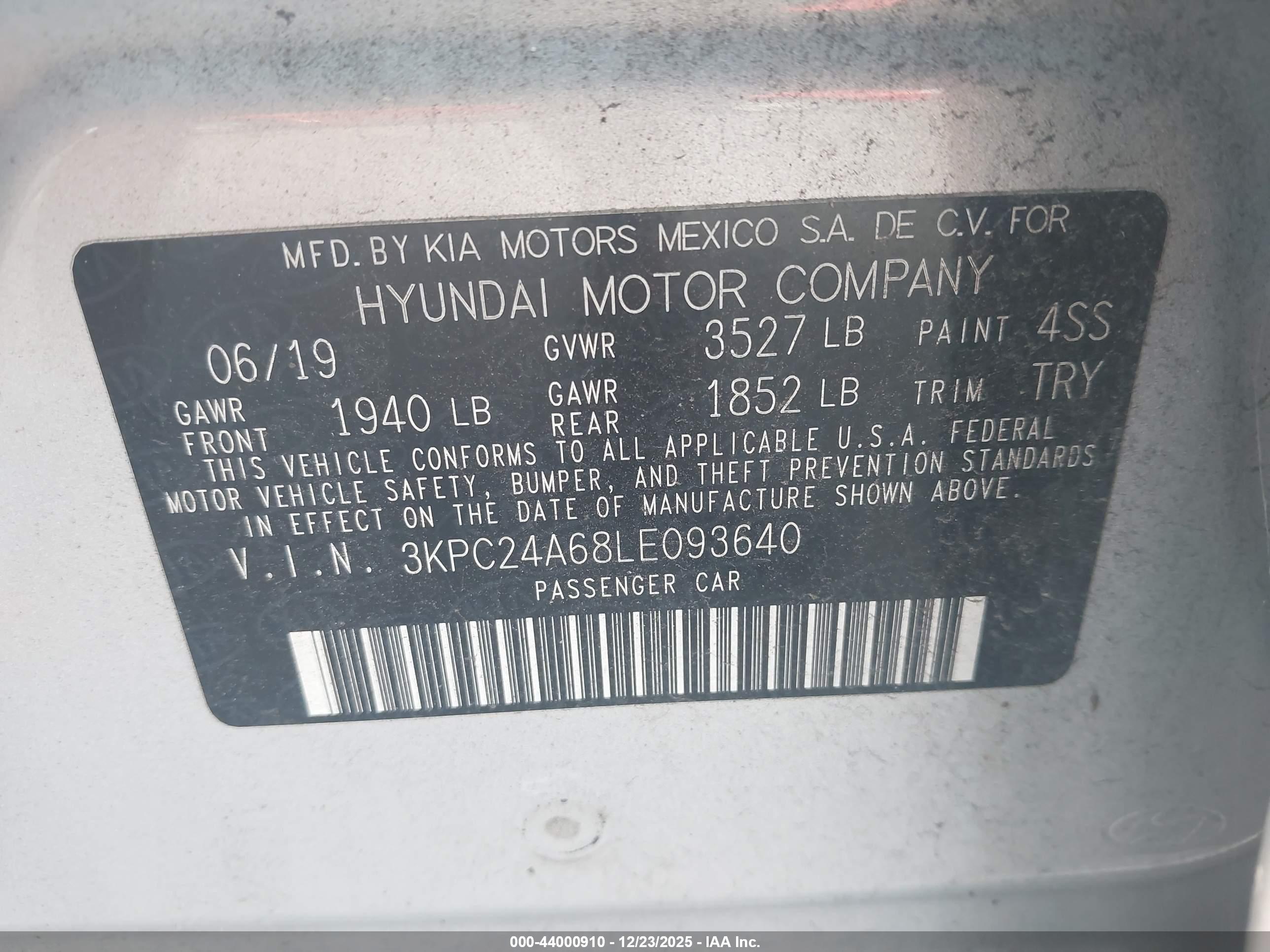 HYUNDAI ACCENT image 9