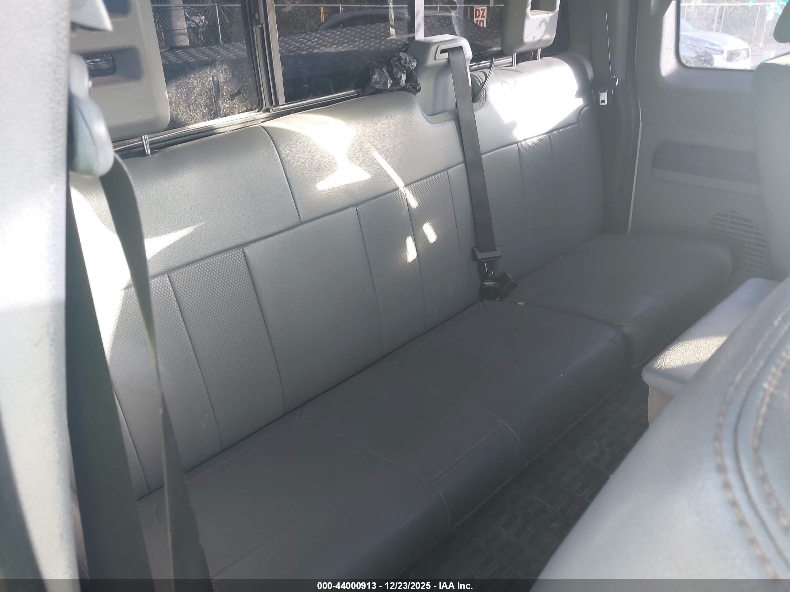 FORD F-250 image 8