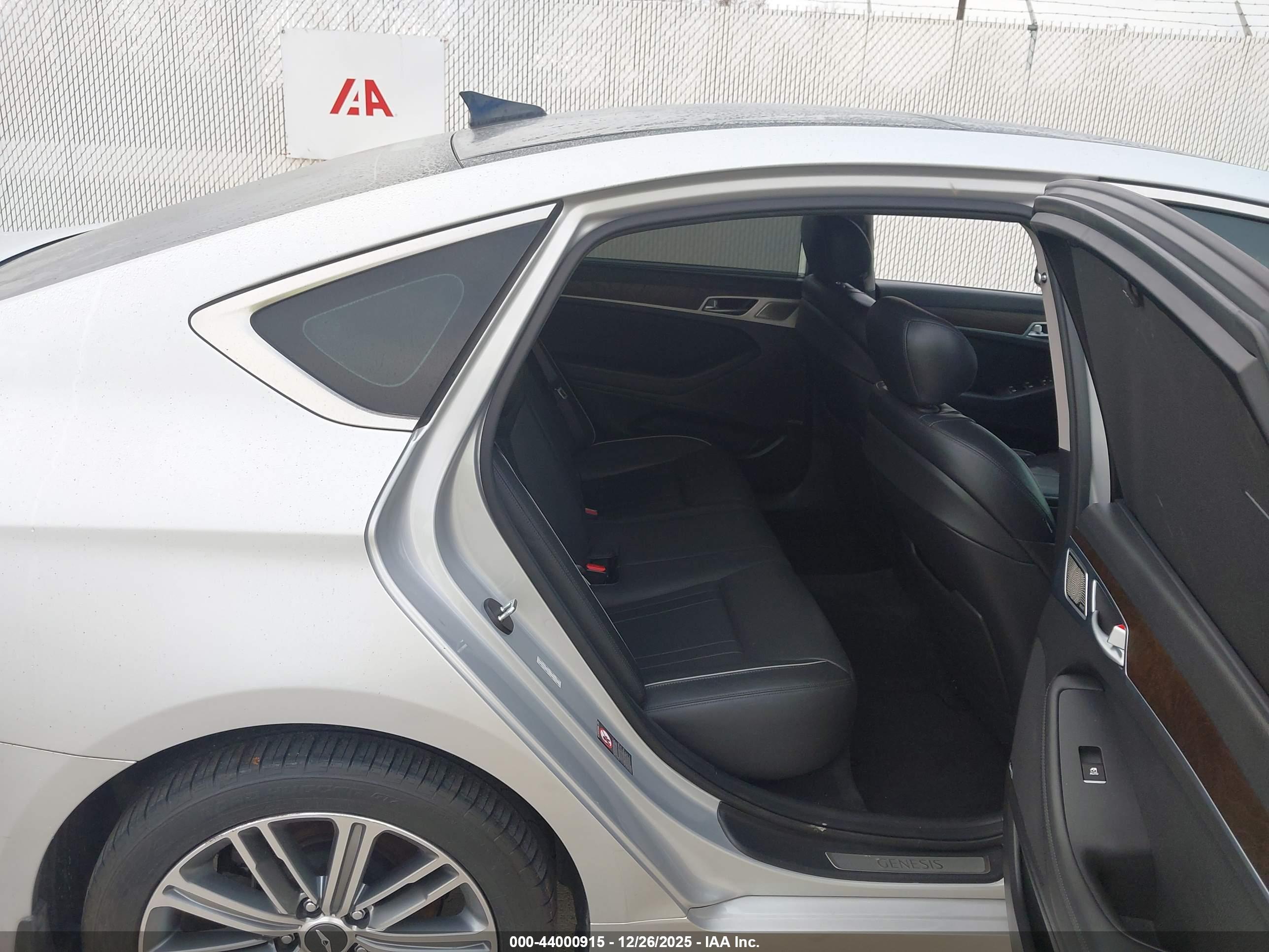 GENESIS G80 image 8