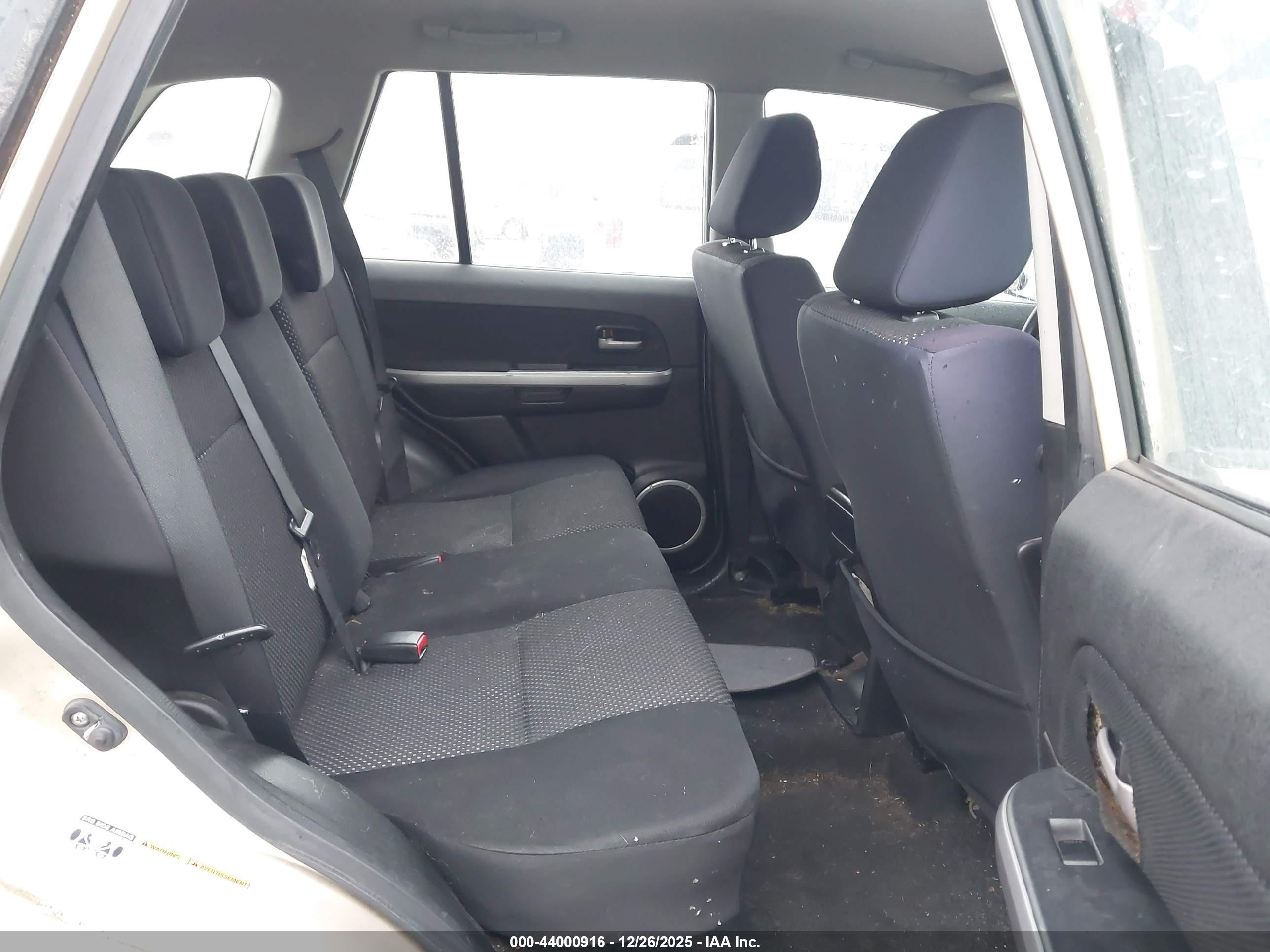 SUZUKI GRAND image 8
