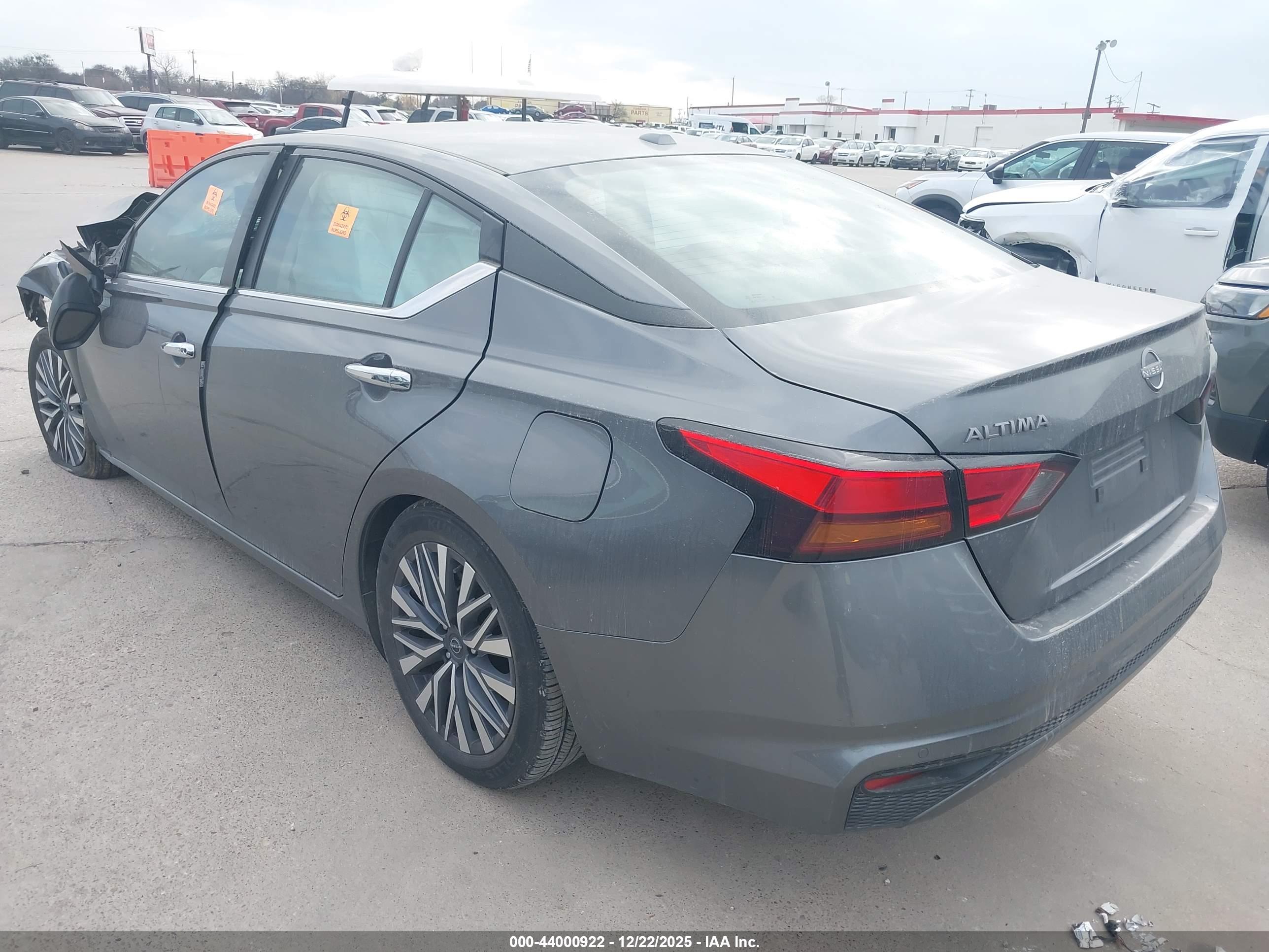 NISSAN ALTIMA image 3