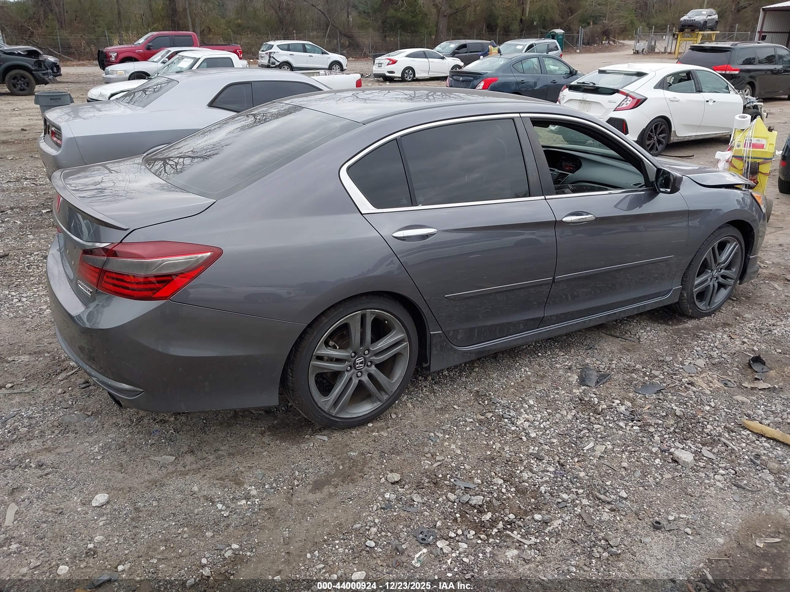 HONDA ACCORD image 4
