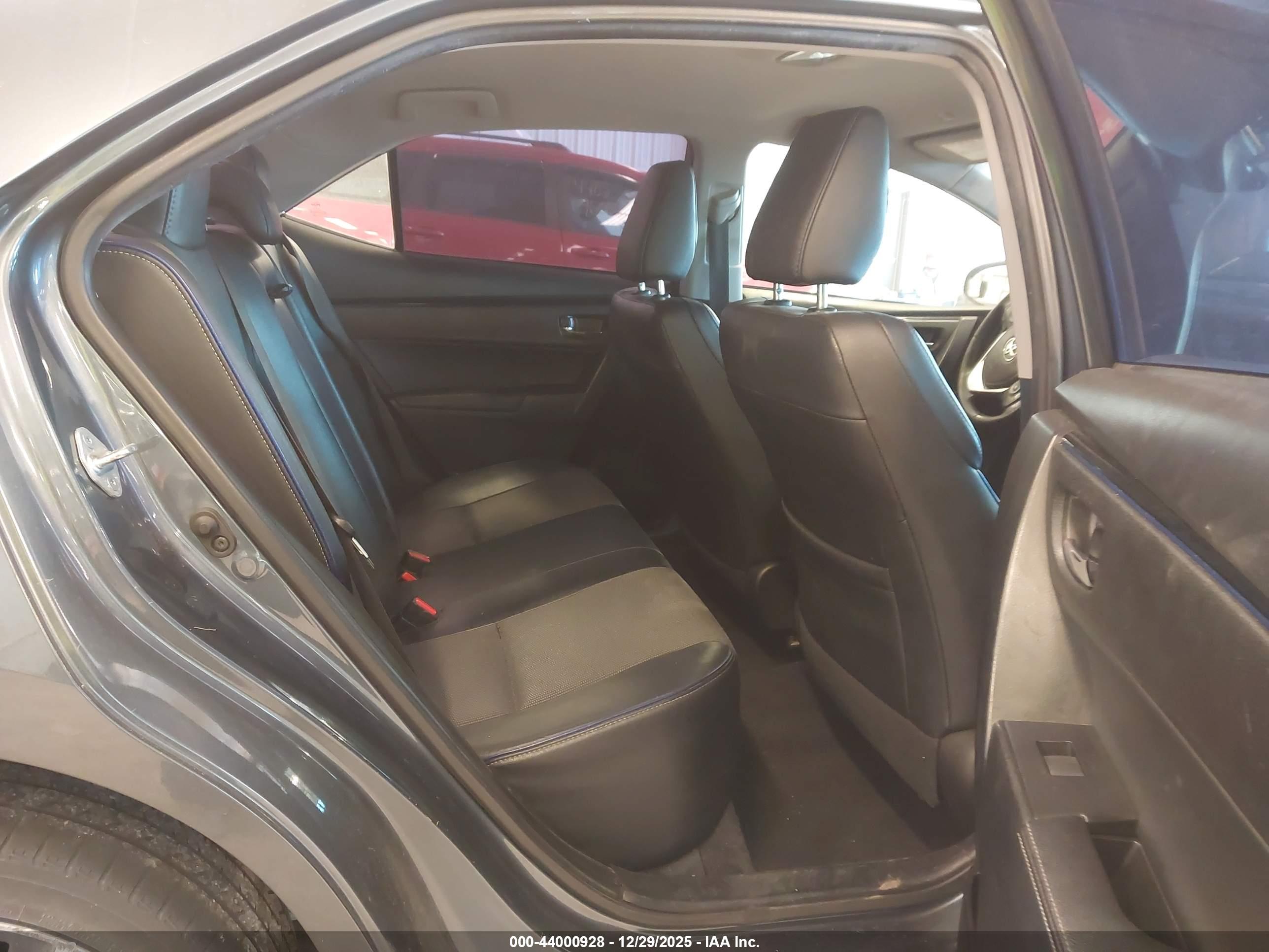 TOYOTA COROLLA image 8
