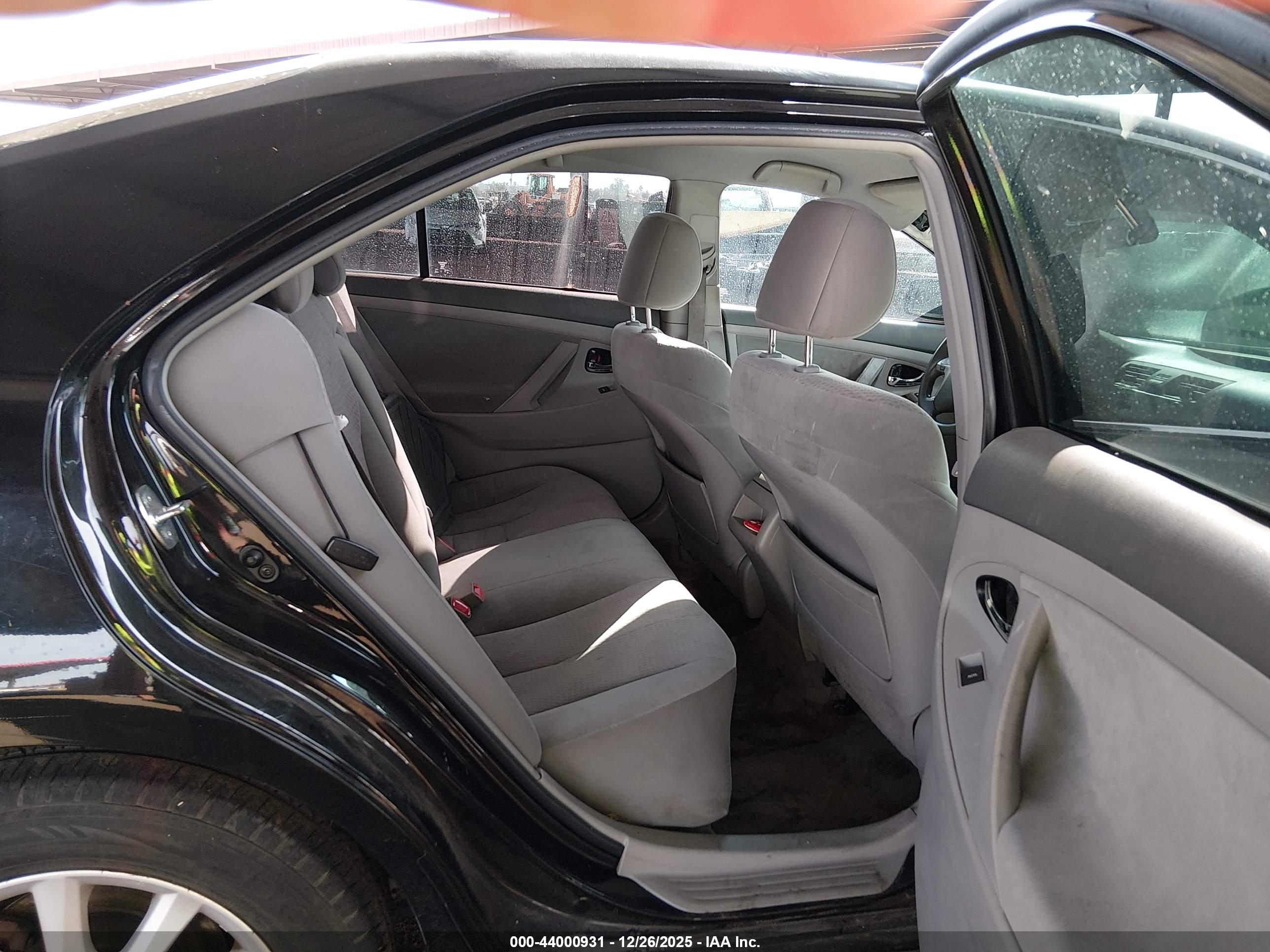 TOYOTA CAMRY image 8