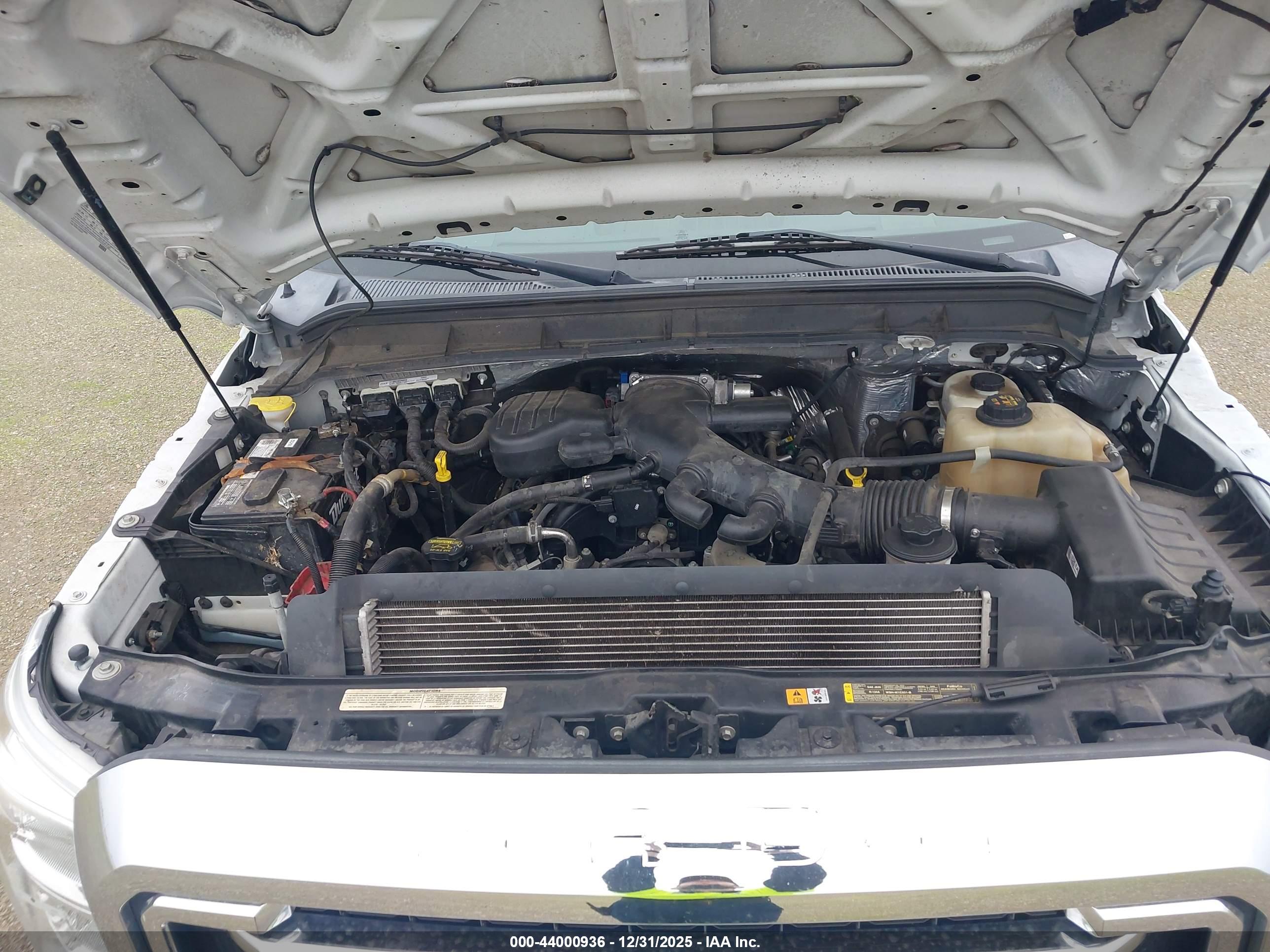 FORD F-550 image 10