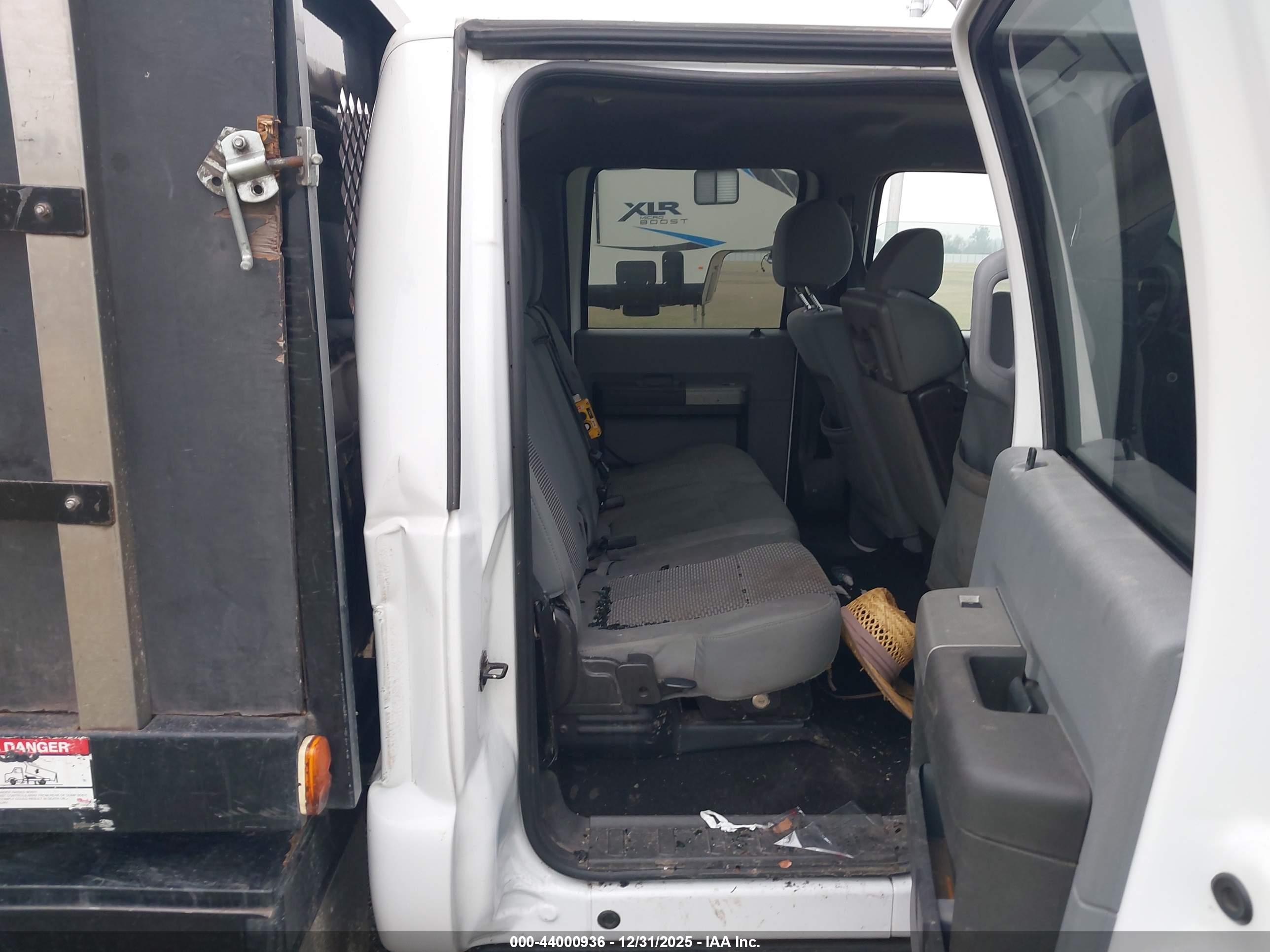 FORD F-550 image 7
