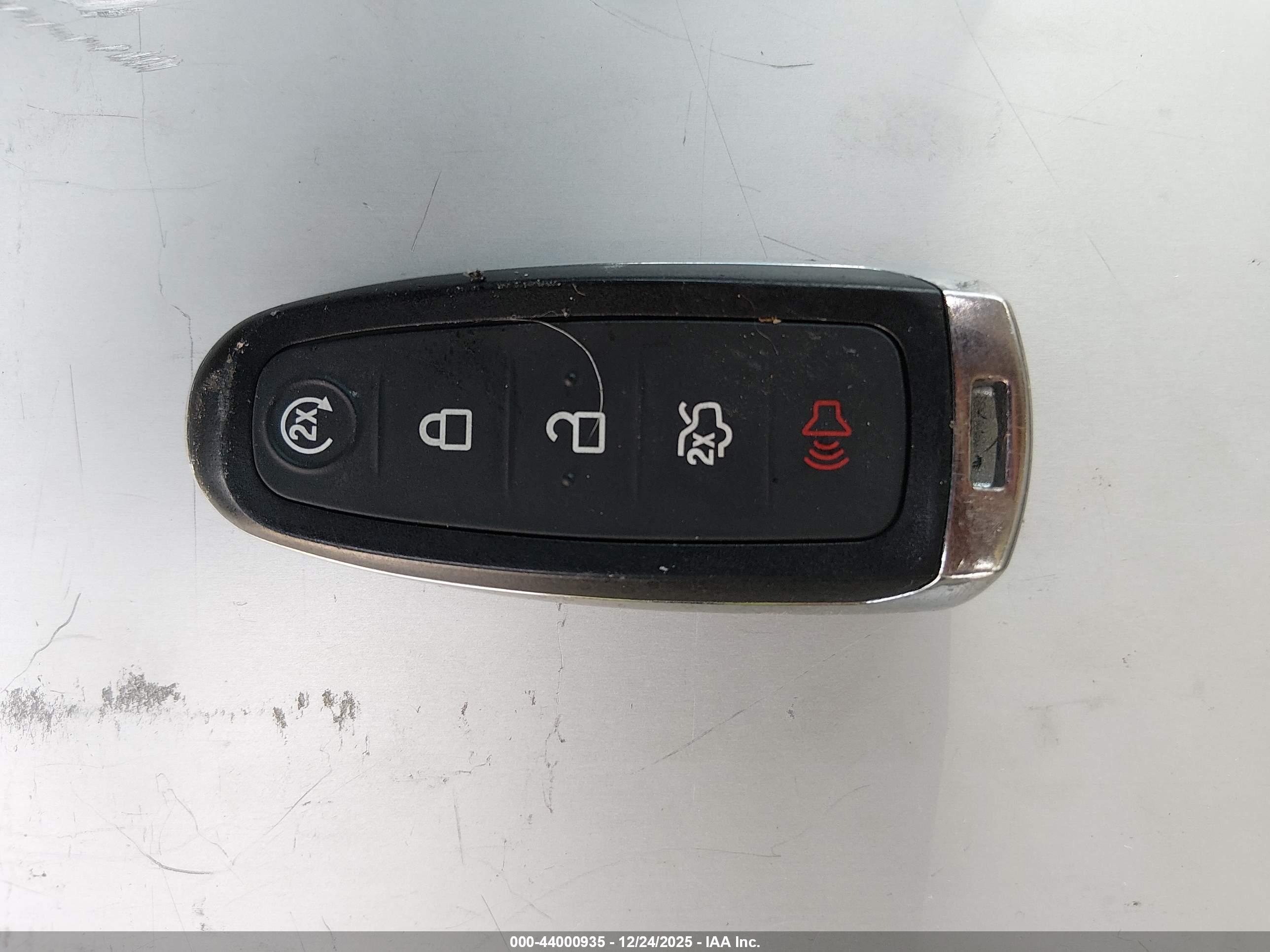 FORD ESCAPE image 11