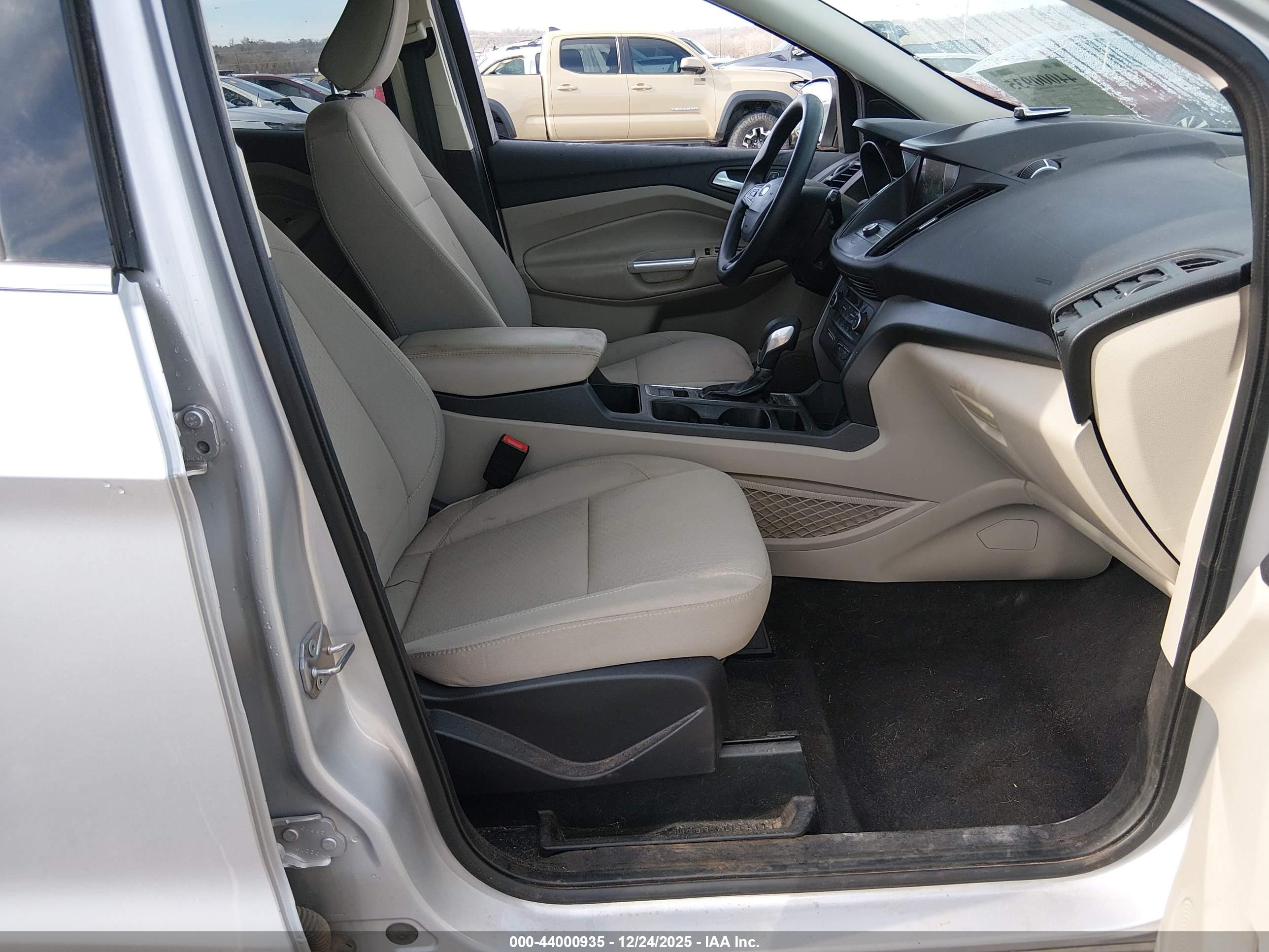 FORD ESCAPE image 5