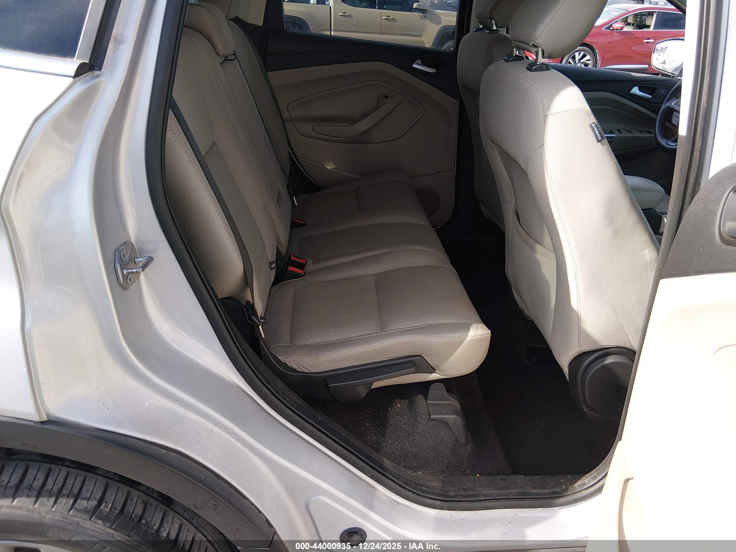 FORD ESCAPE image 8