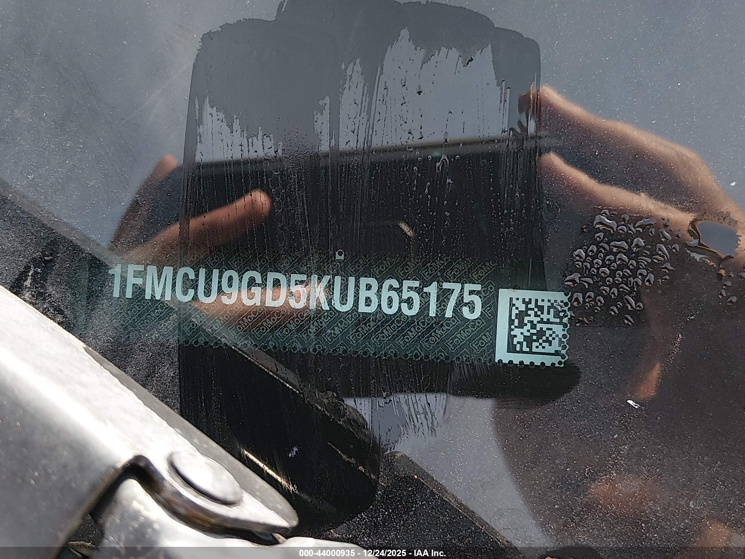 FORD ESCAPE image 9