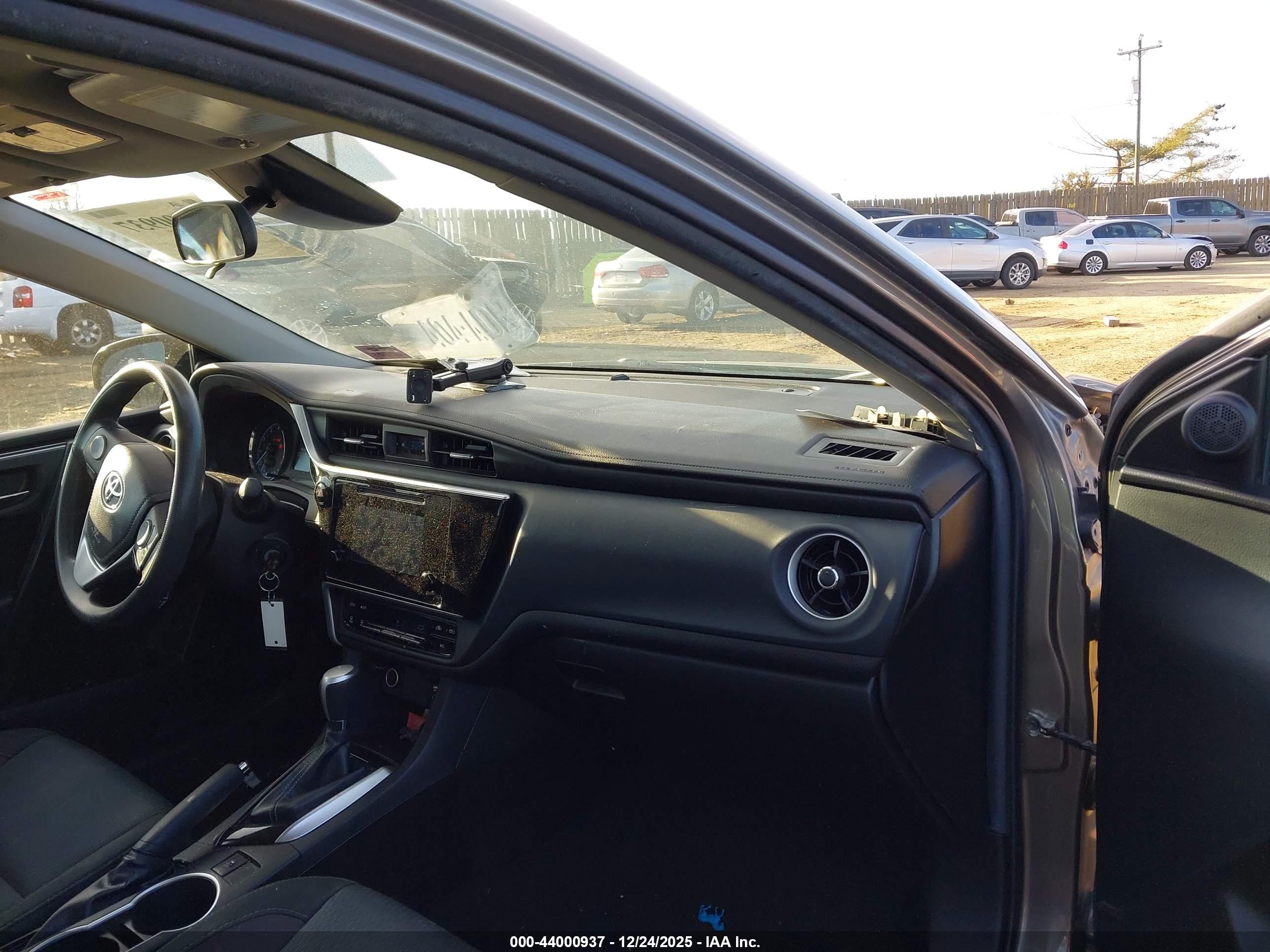 TOYOTA COROLLA image 5