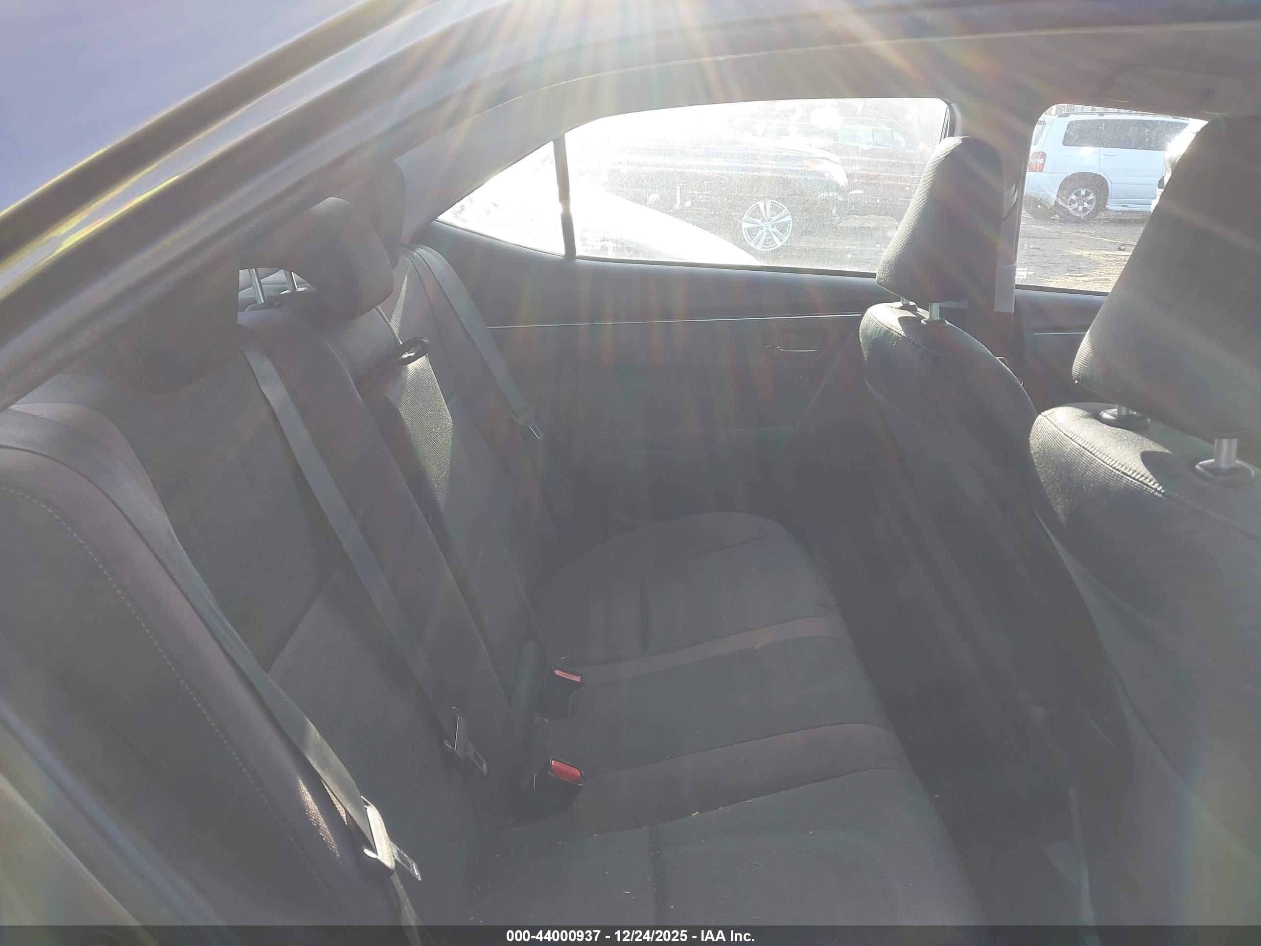 TOYOTA COROLLA image 8