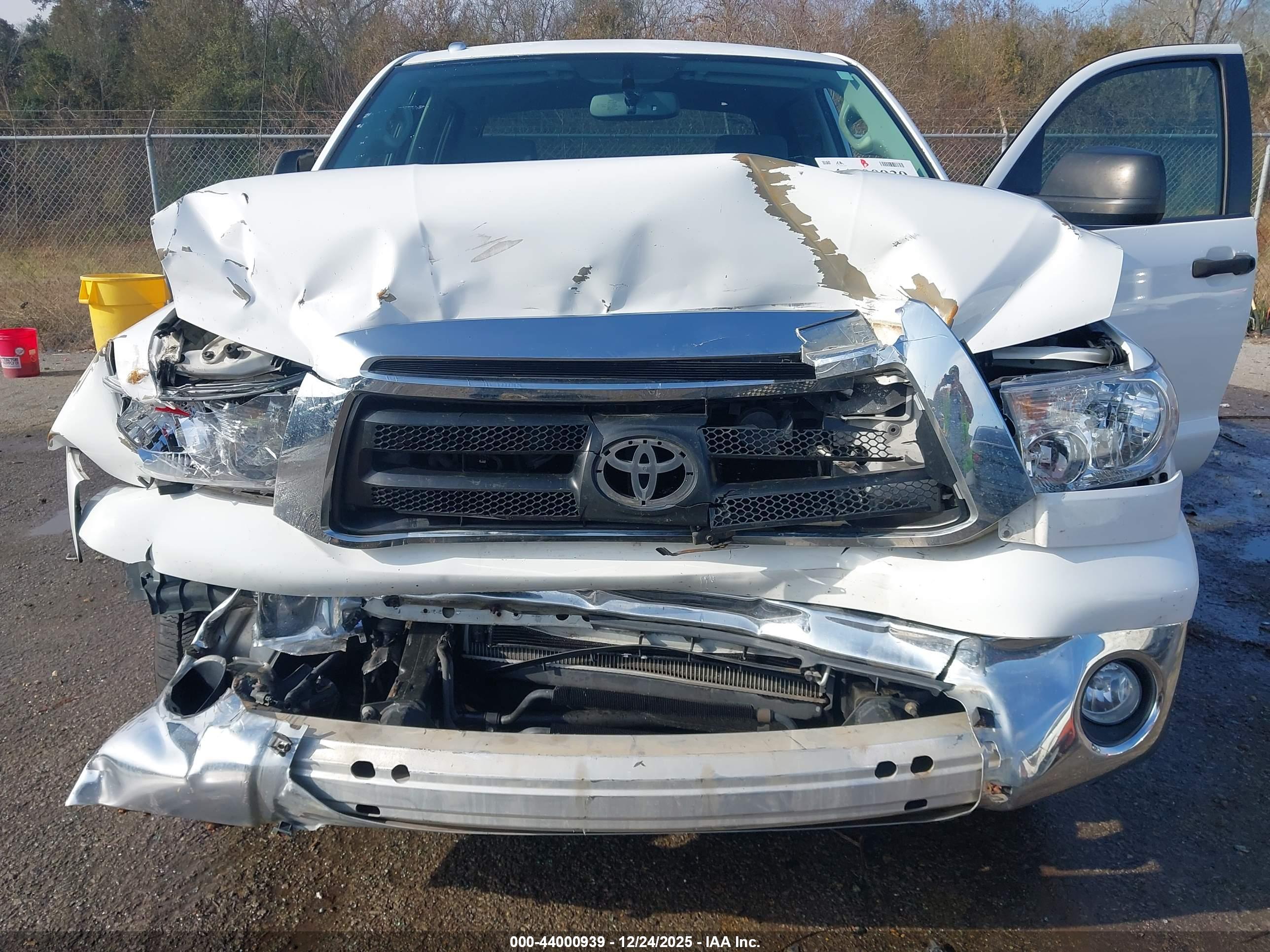 TOYOTA TUNDRA image 10