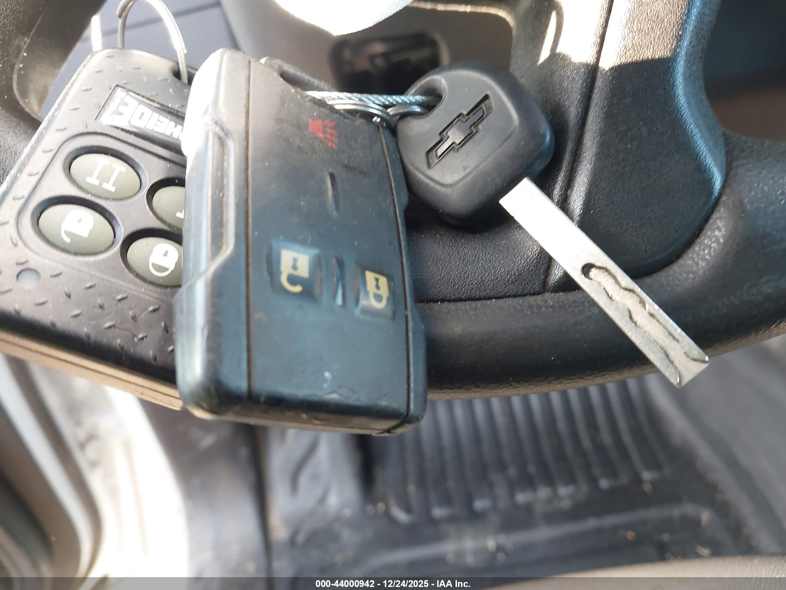 CHEVROLET SILVERADO image 11