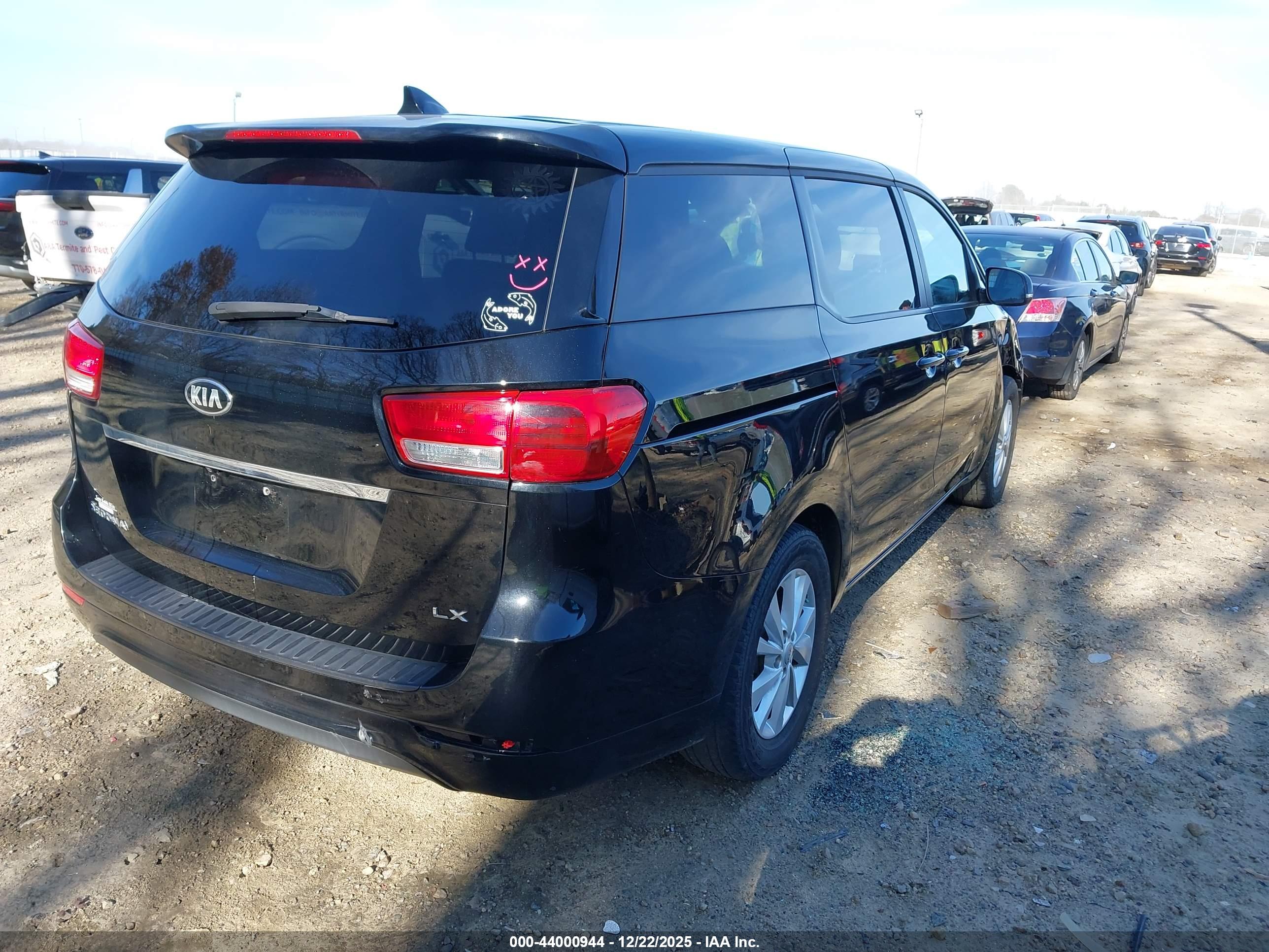 KIA SEDONA image 4