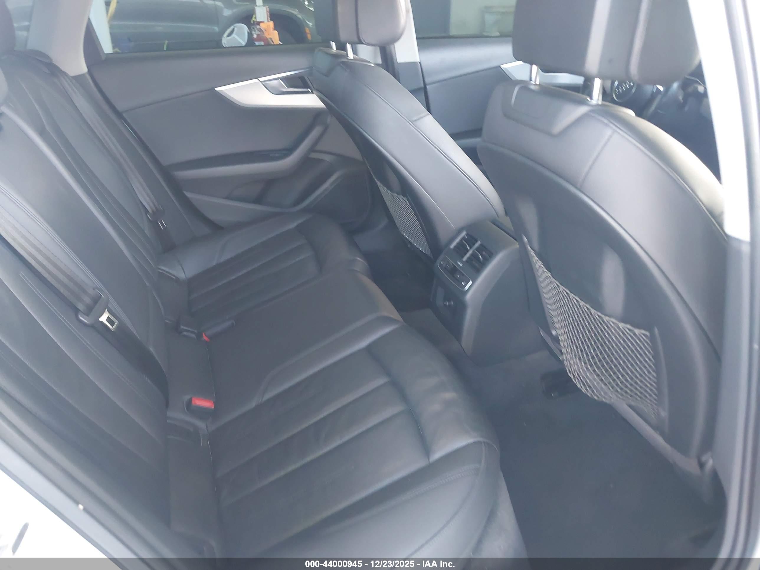 AUDI A4 image 8