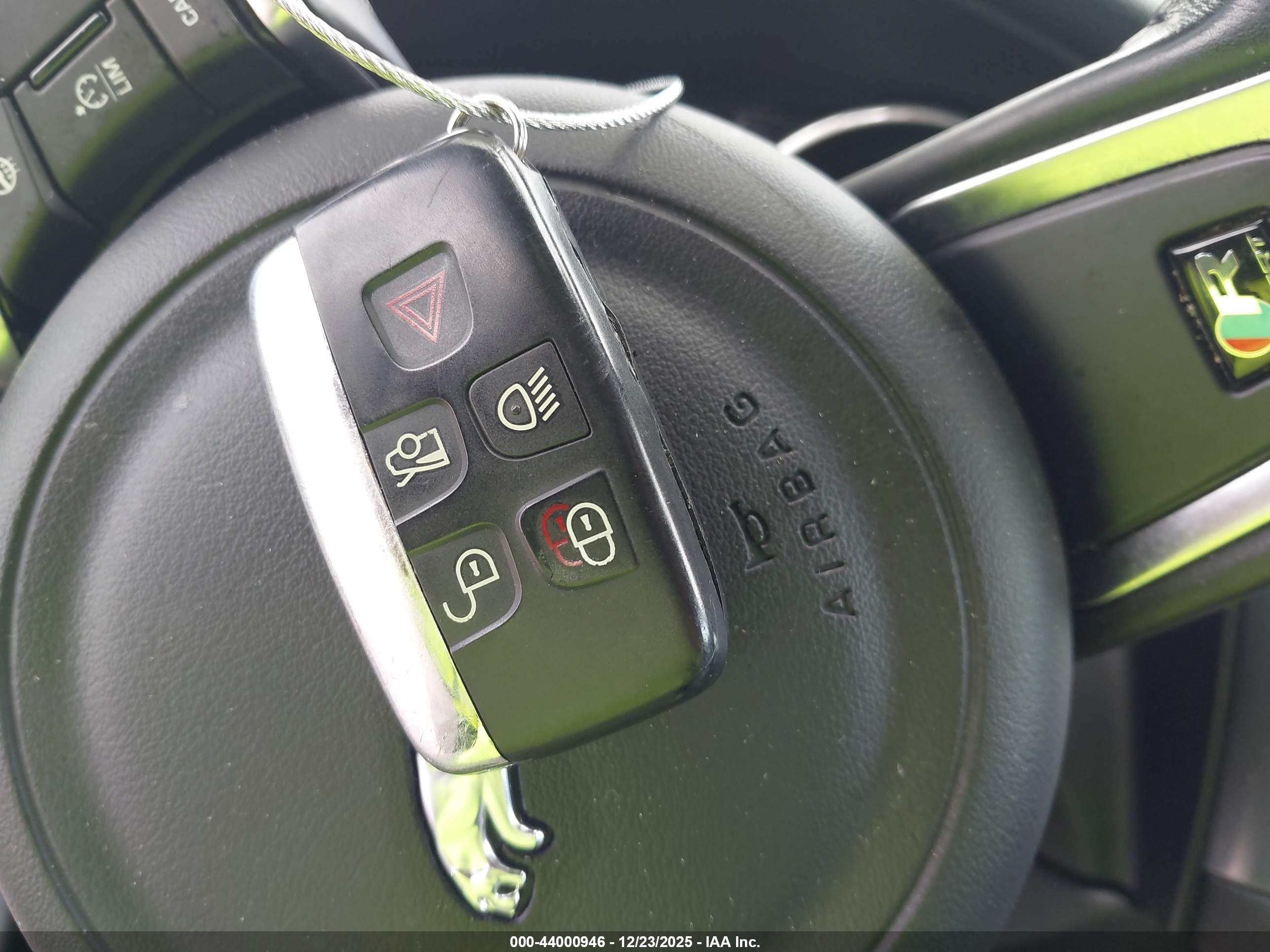 JAGUAR XF image 11
