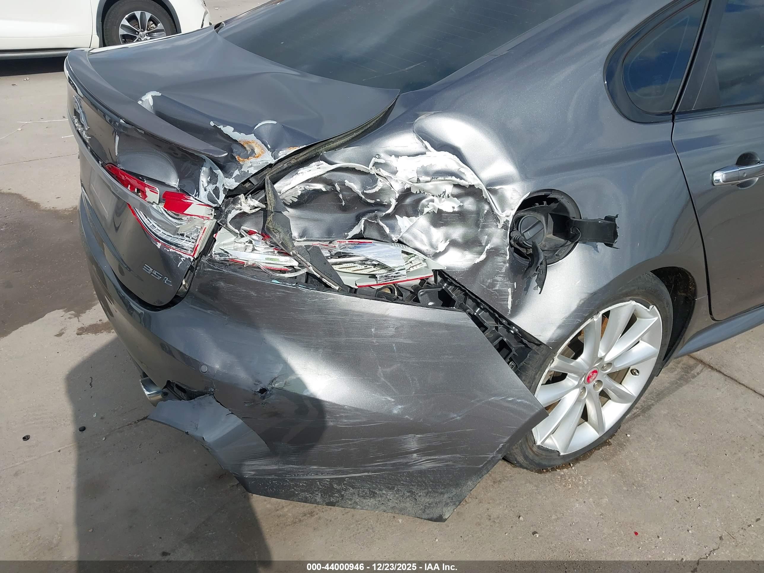 JAGUAR XF image 6