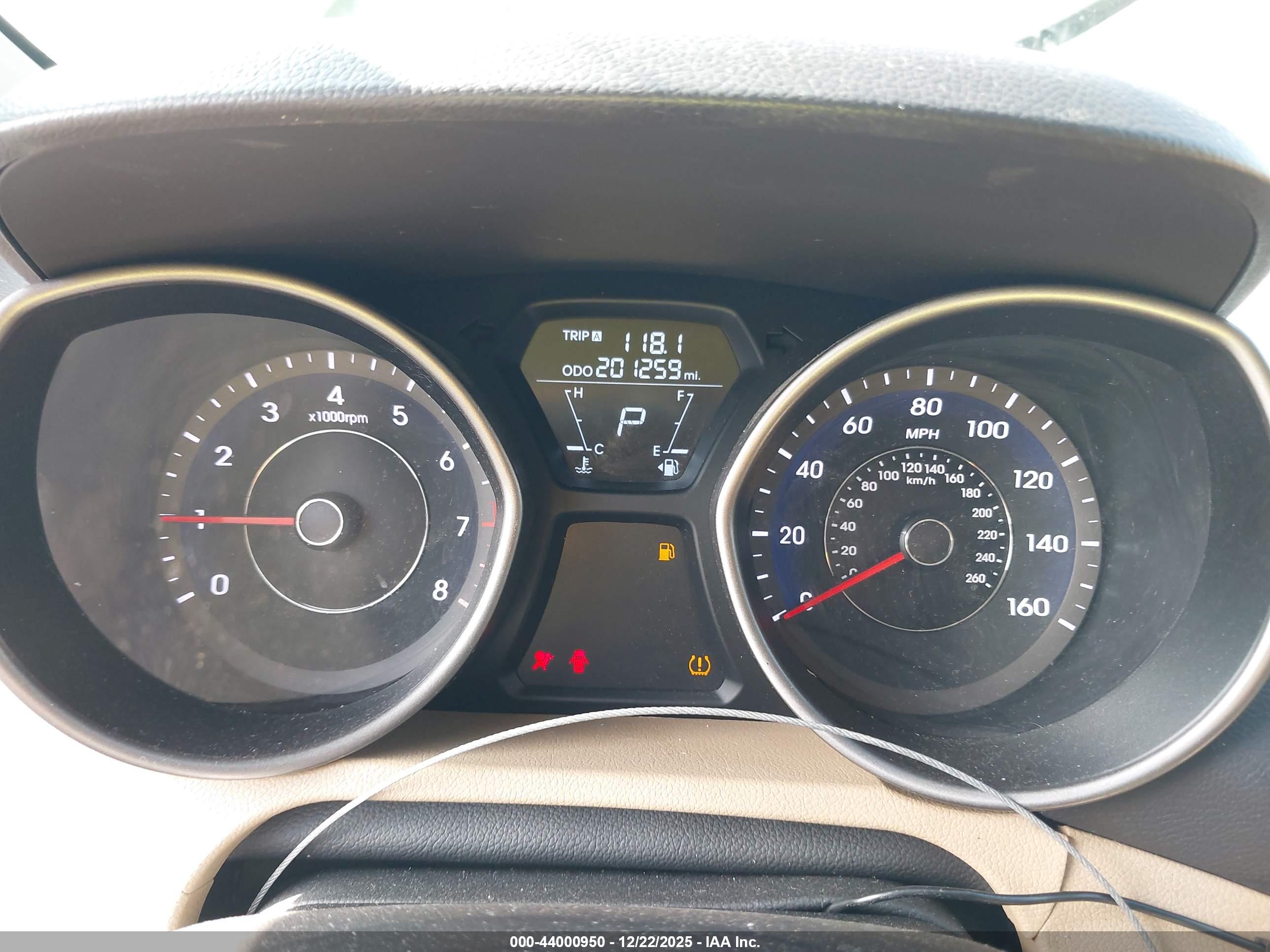 HYUNDAI ELANTRA image 7