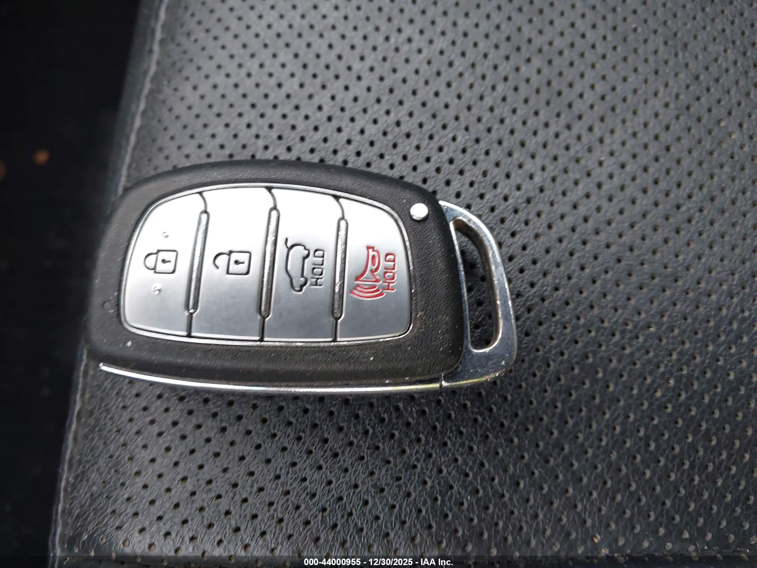 HYUNDAI ELANTRA image 11