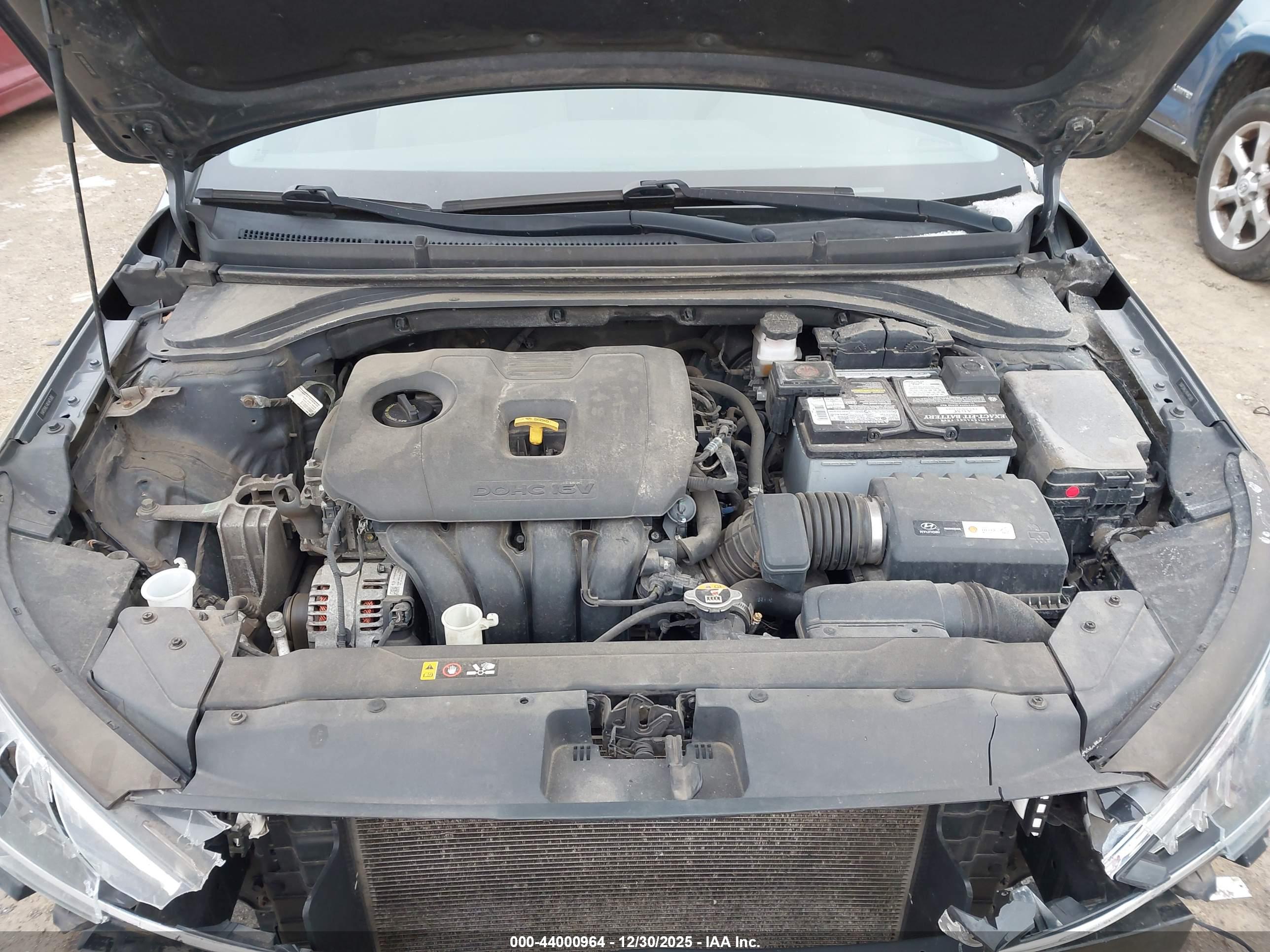 HYUNDAI ELANTRA image 10