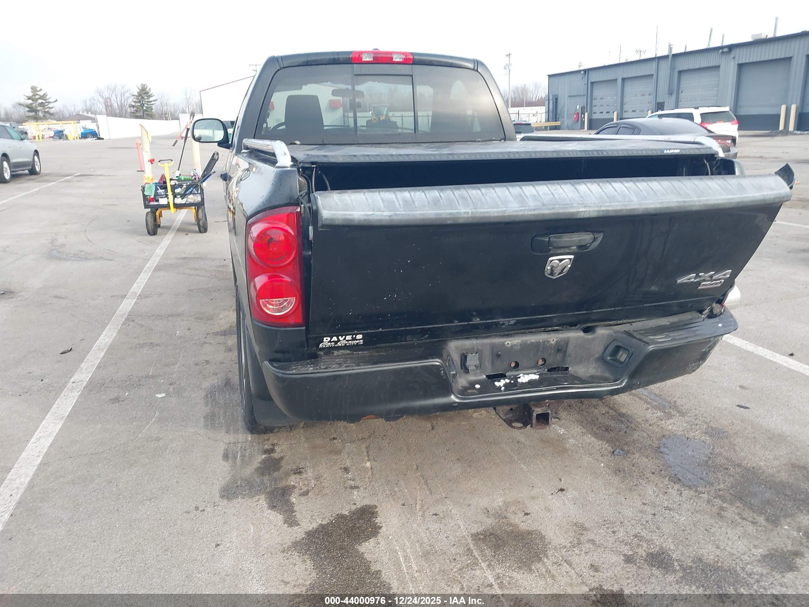DODGE RAM image 6