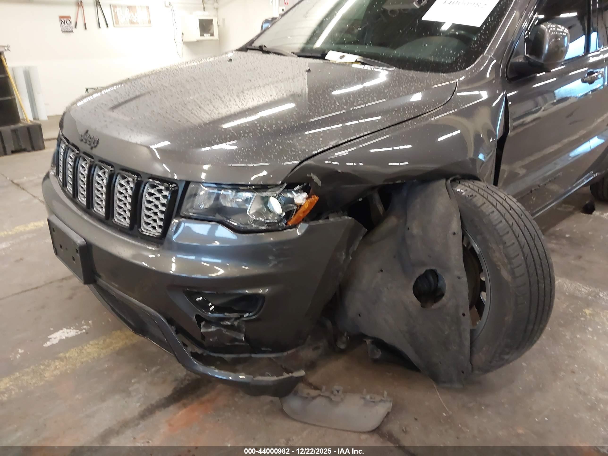 JEEP GRAND image 6