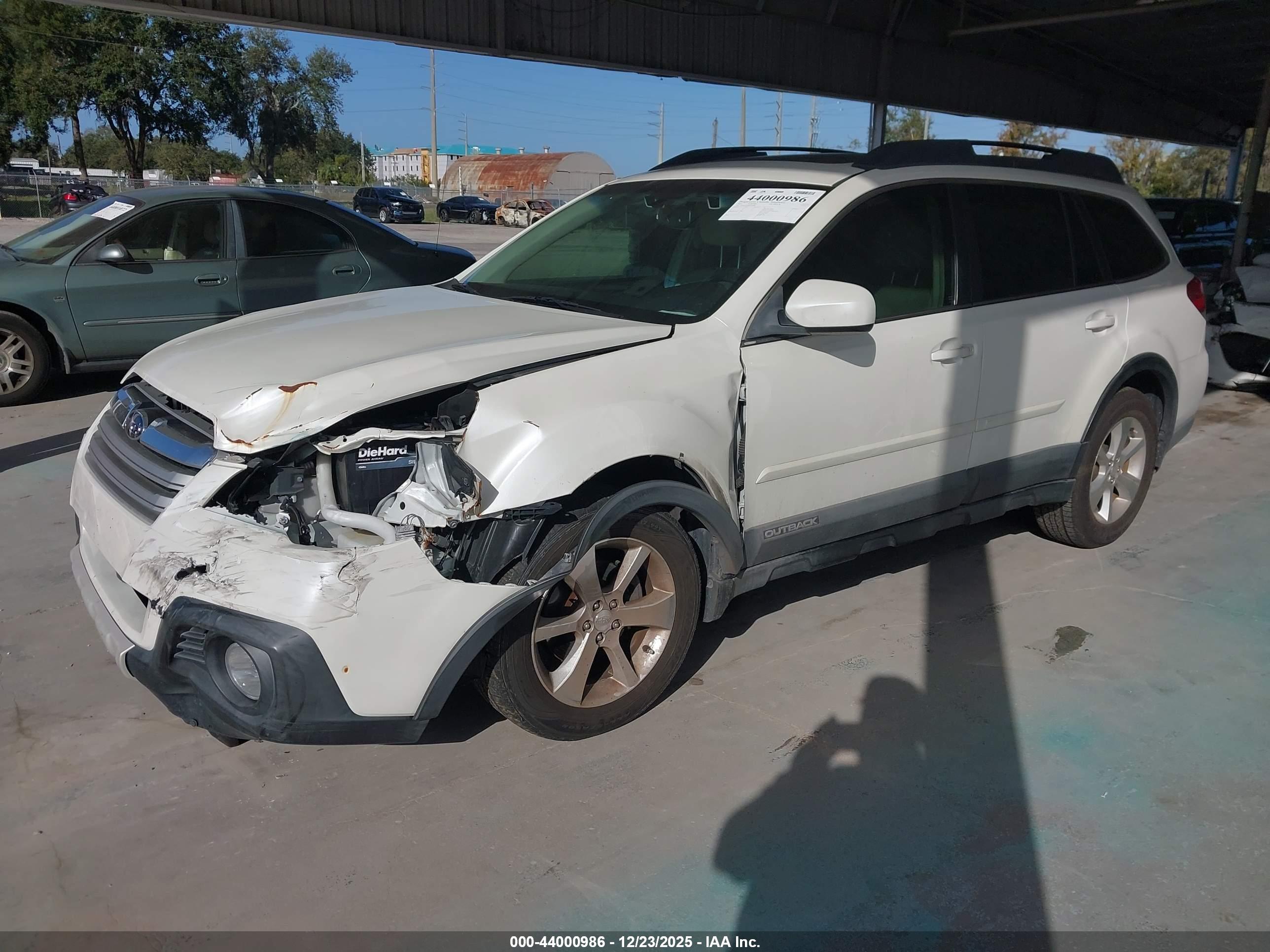 SUBARU OUTBACK image 2