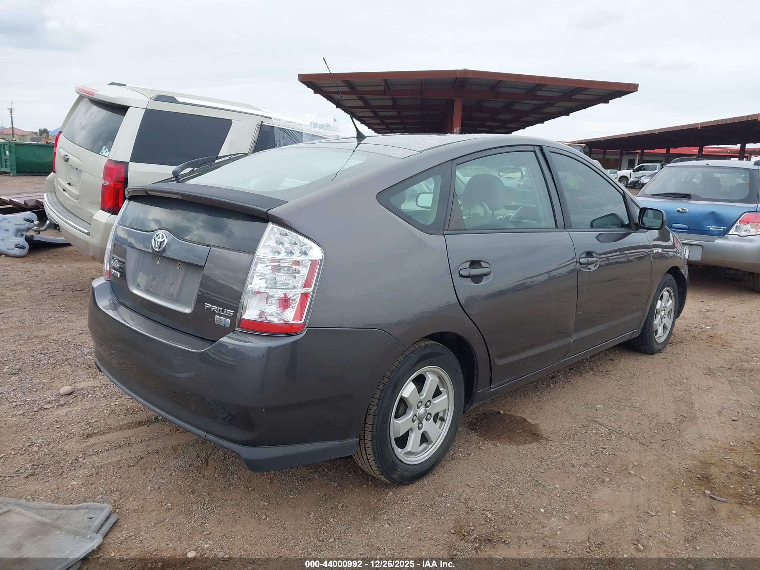 TOYOTA PRIUS image 4