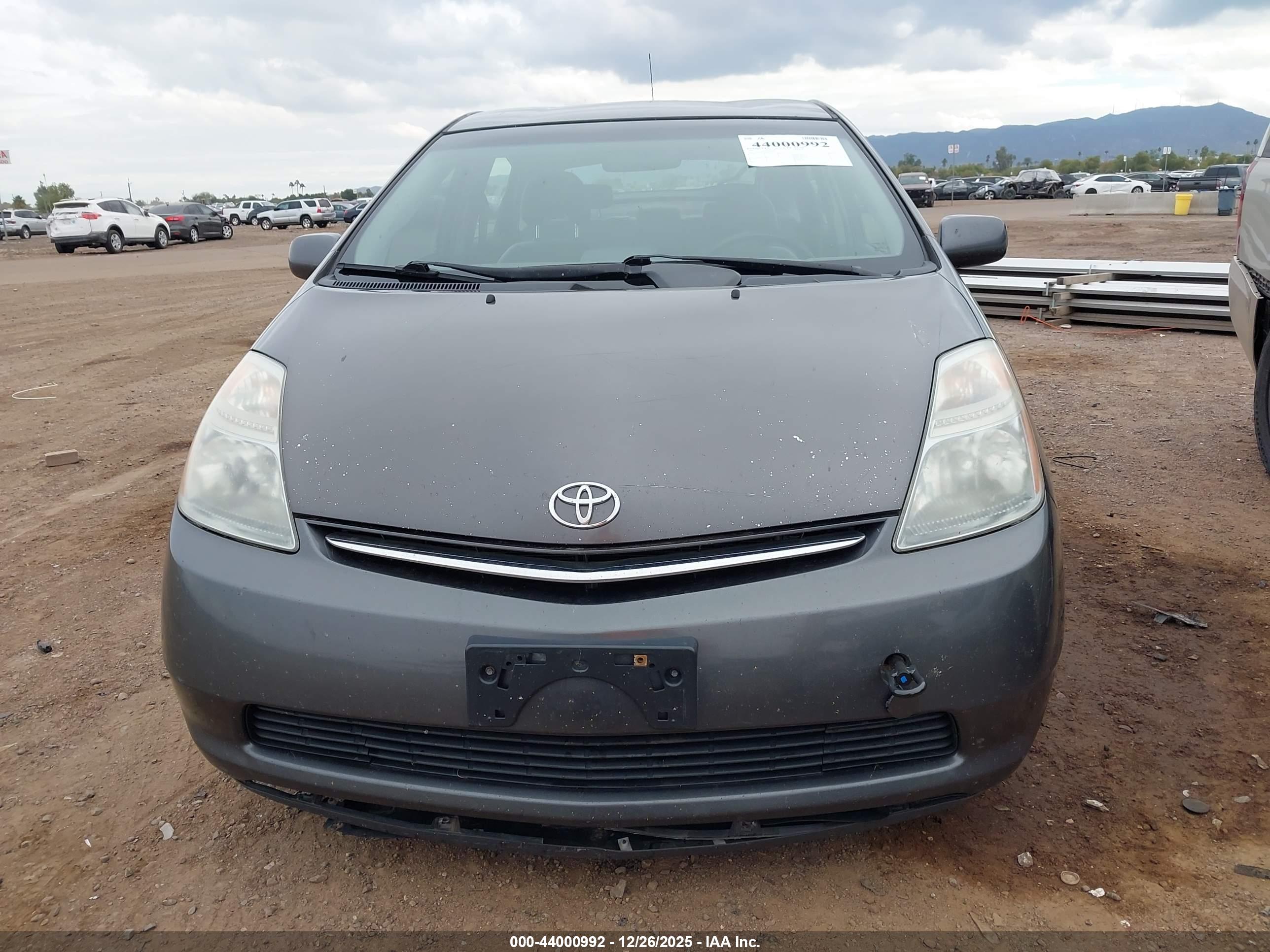 TOYOTA PRIUS image 6