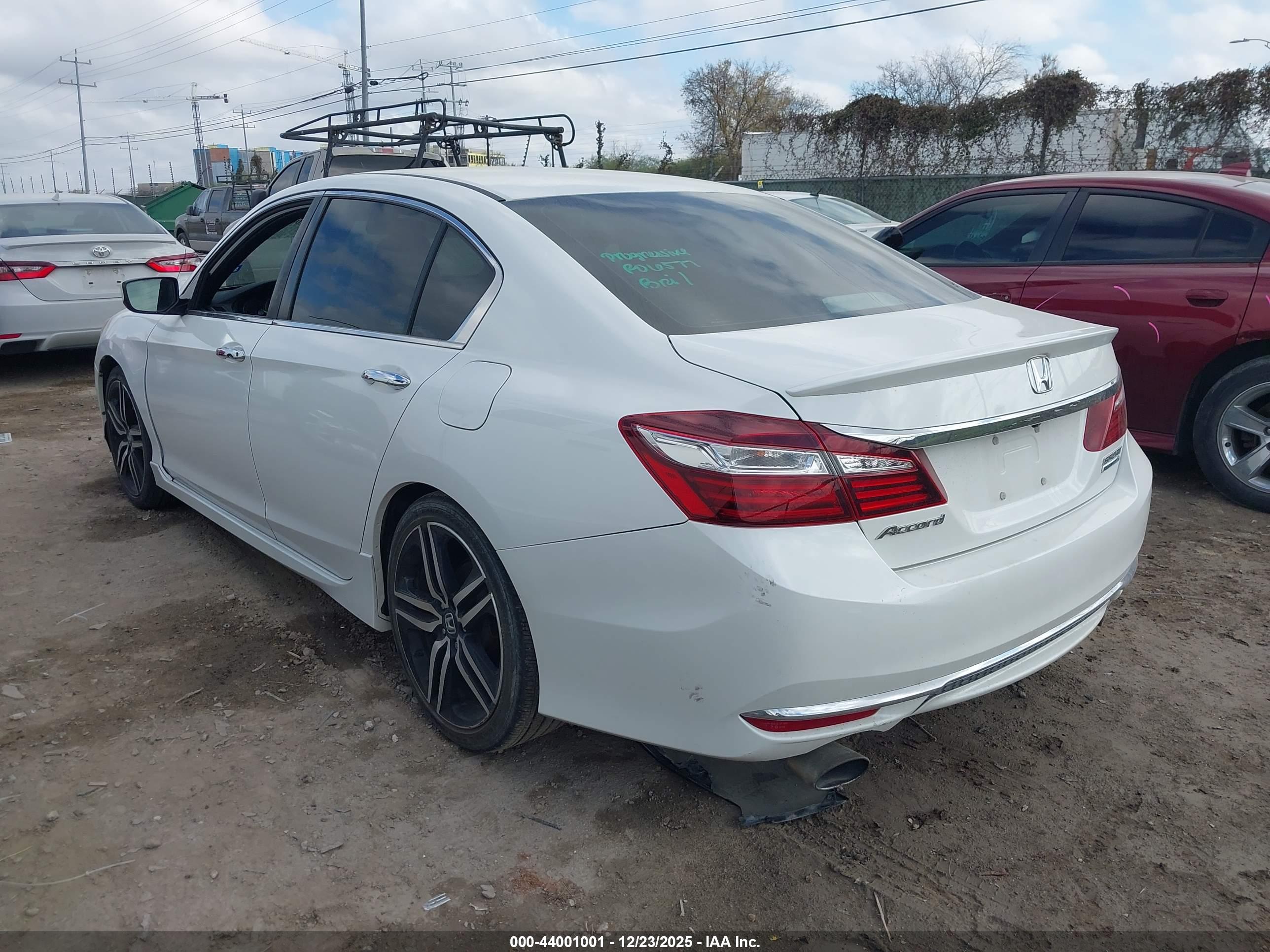 HONDA ACCORD image 3