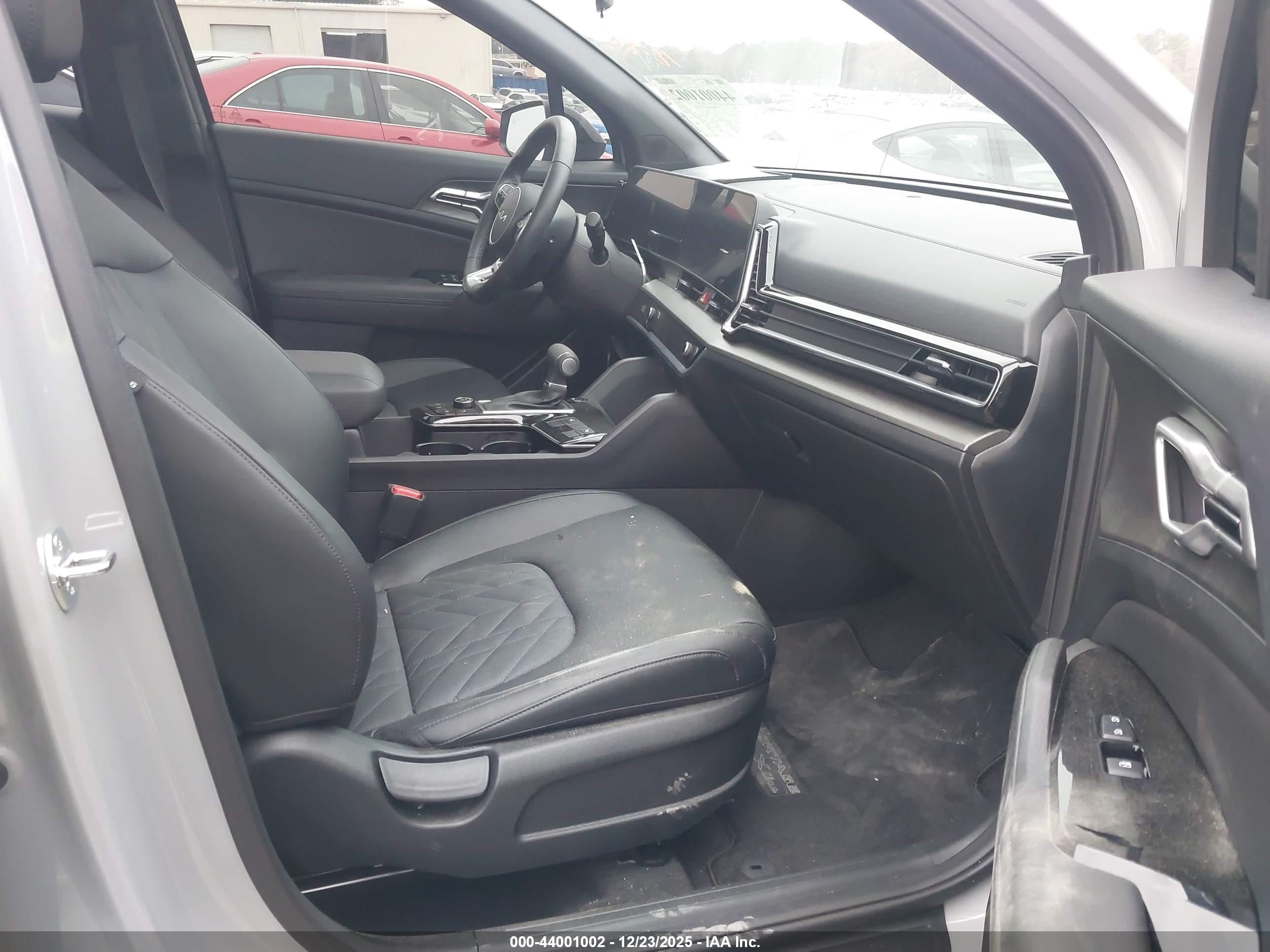 KIA SPORTAGE image 5