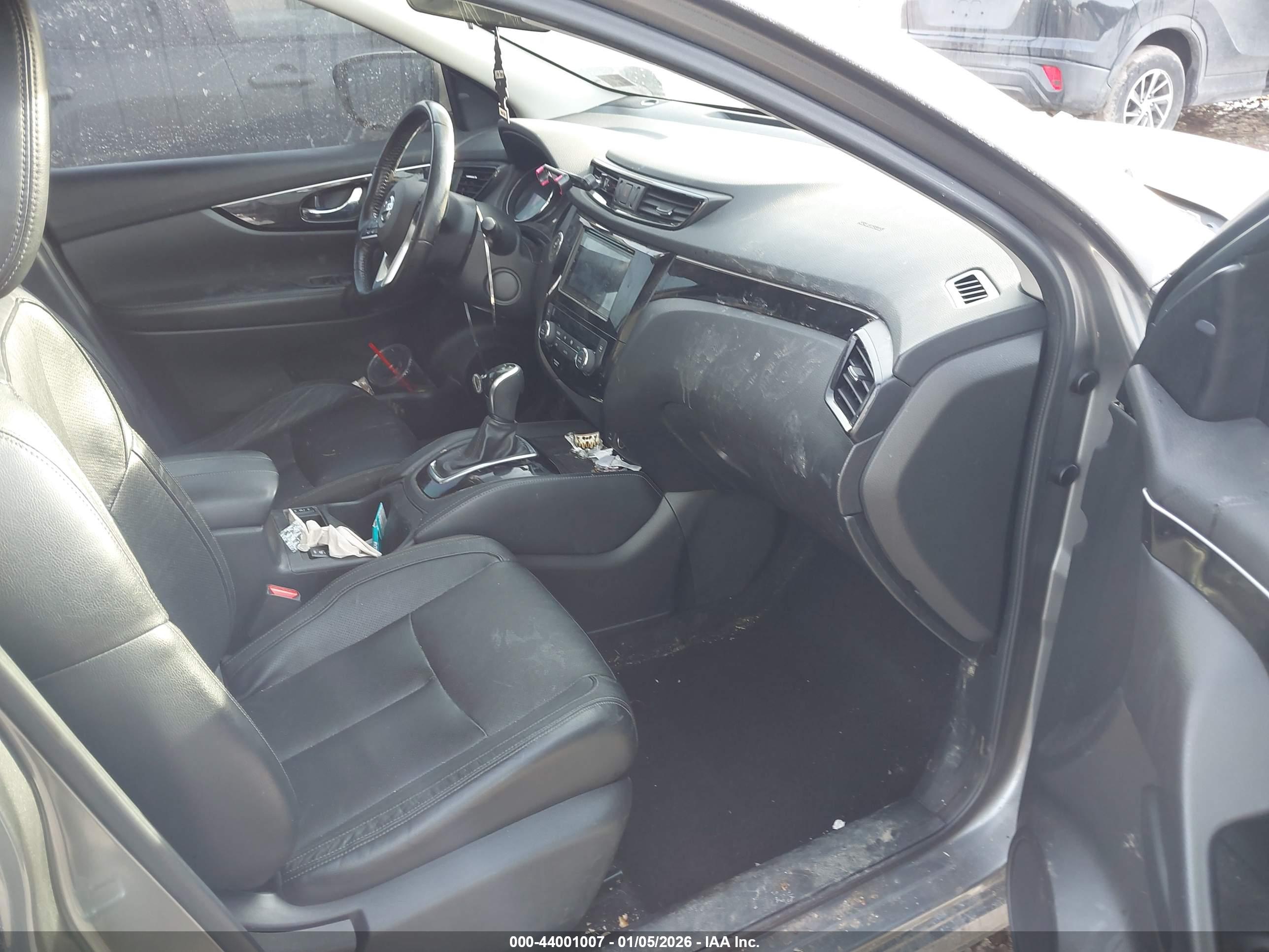 NISSAN ROGUE image 5