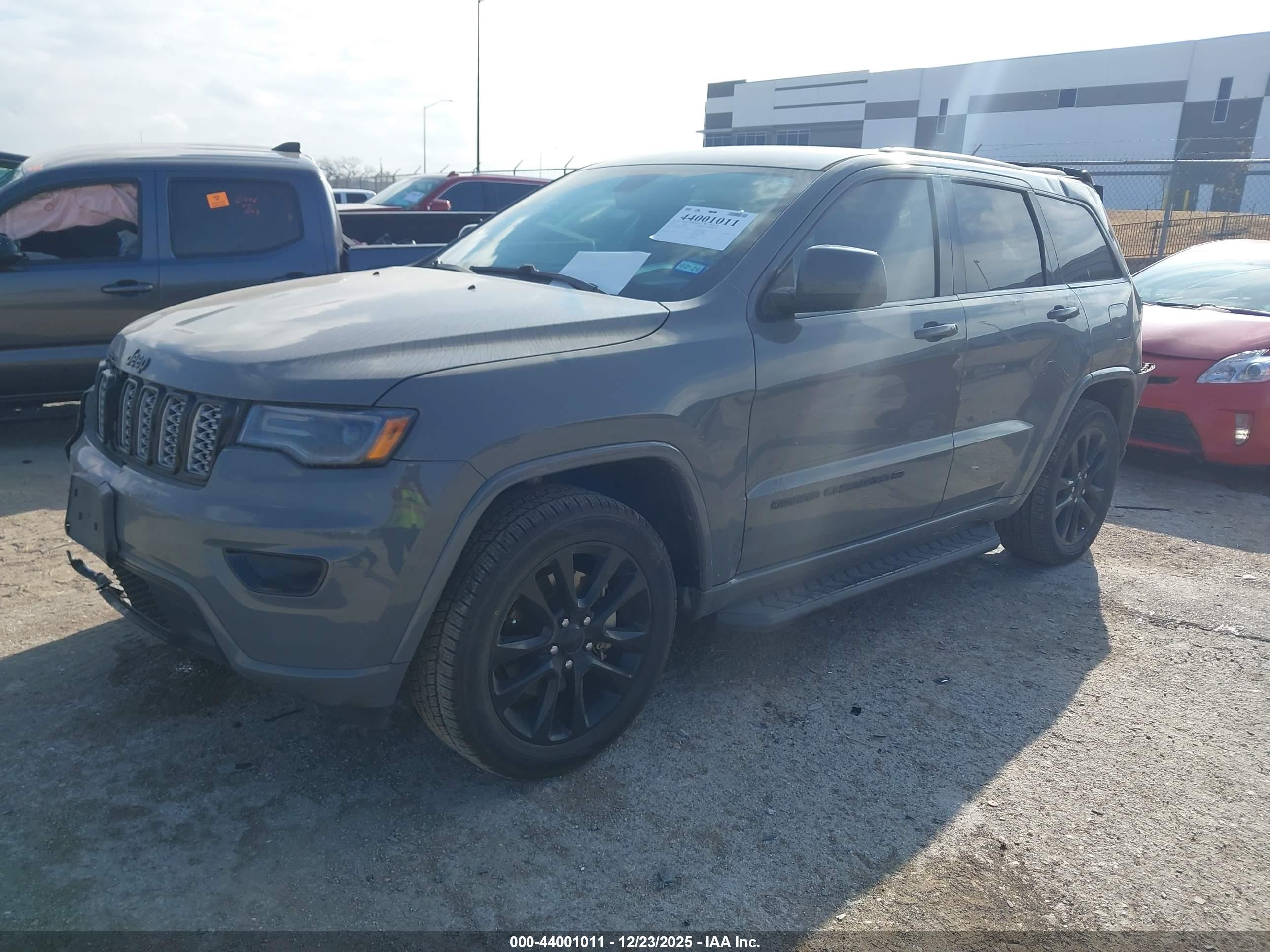 JEEP GRAND image 2