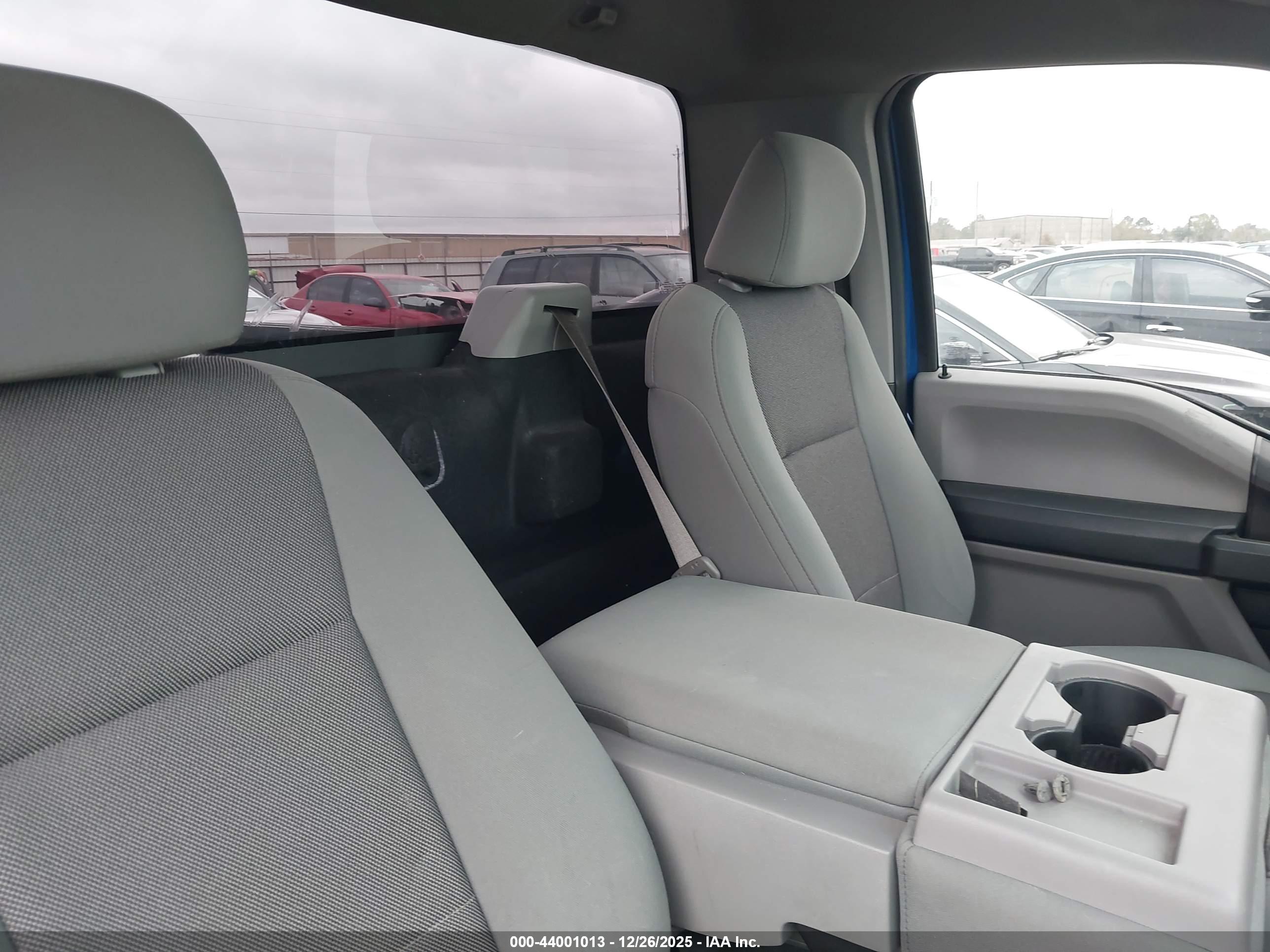 FORD F-150 image 8