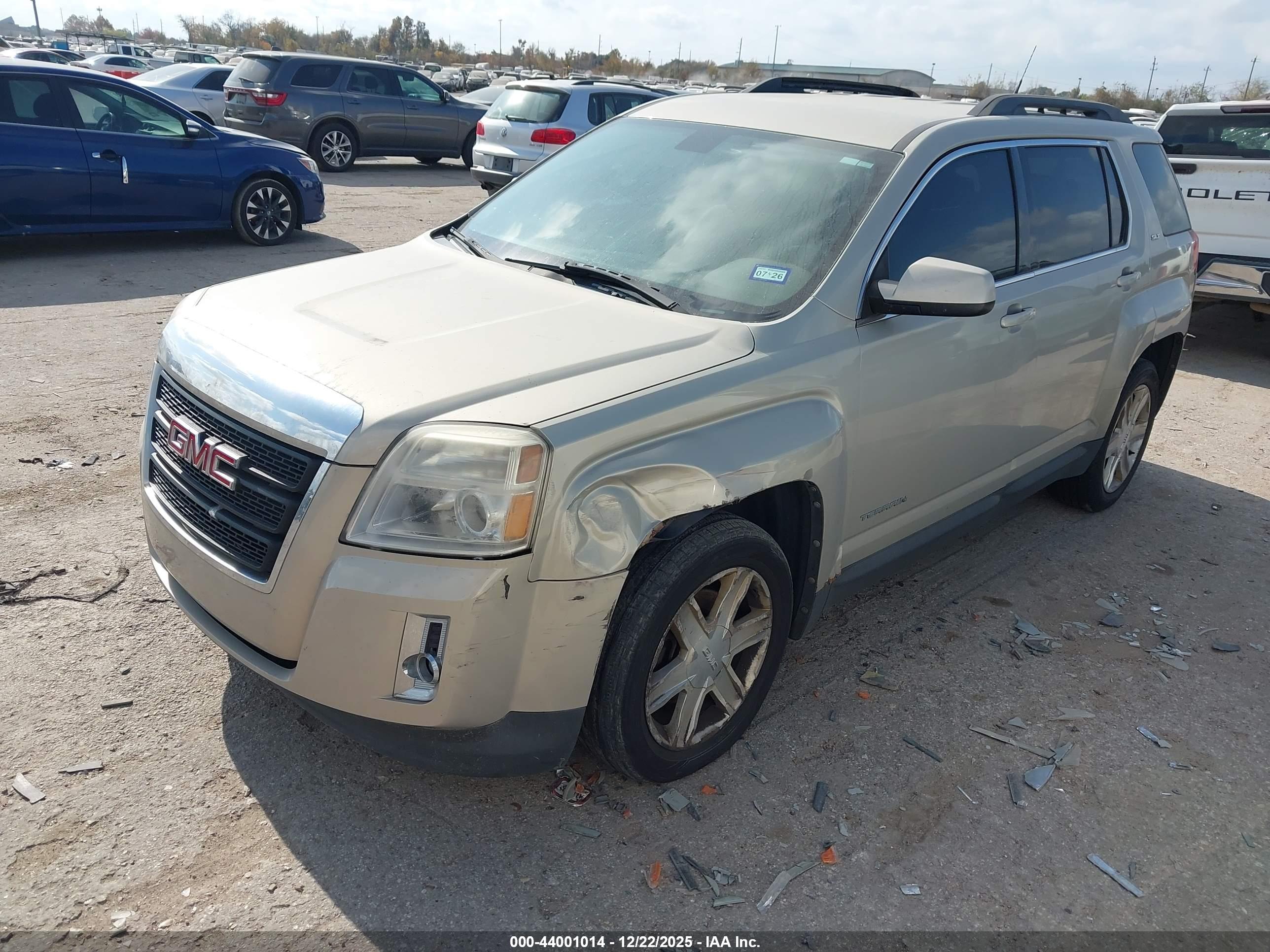 GMC TERRAIN image 2