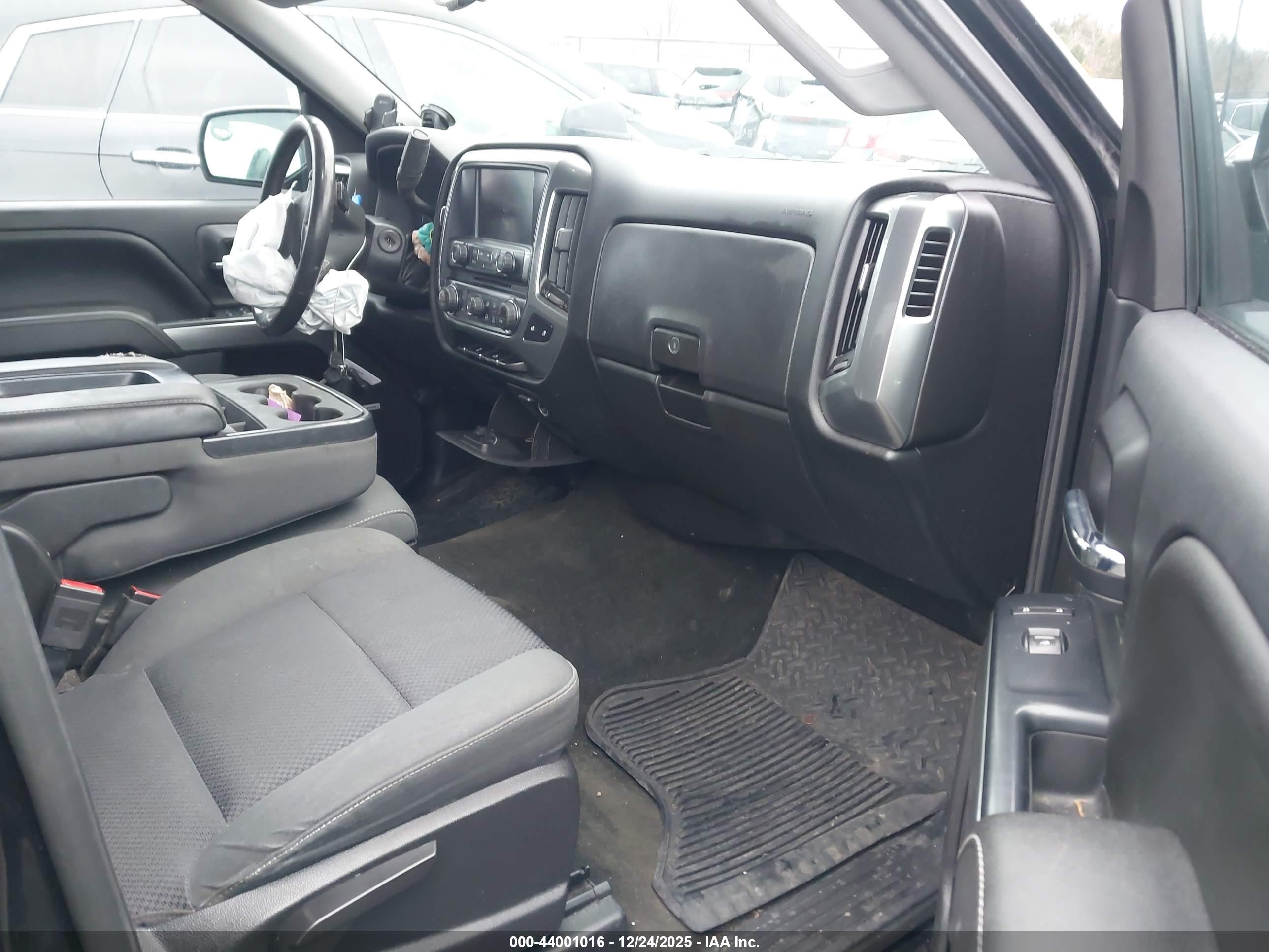 CHEVROLET SILVERADO image 5