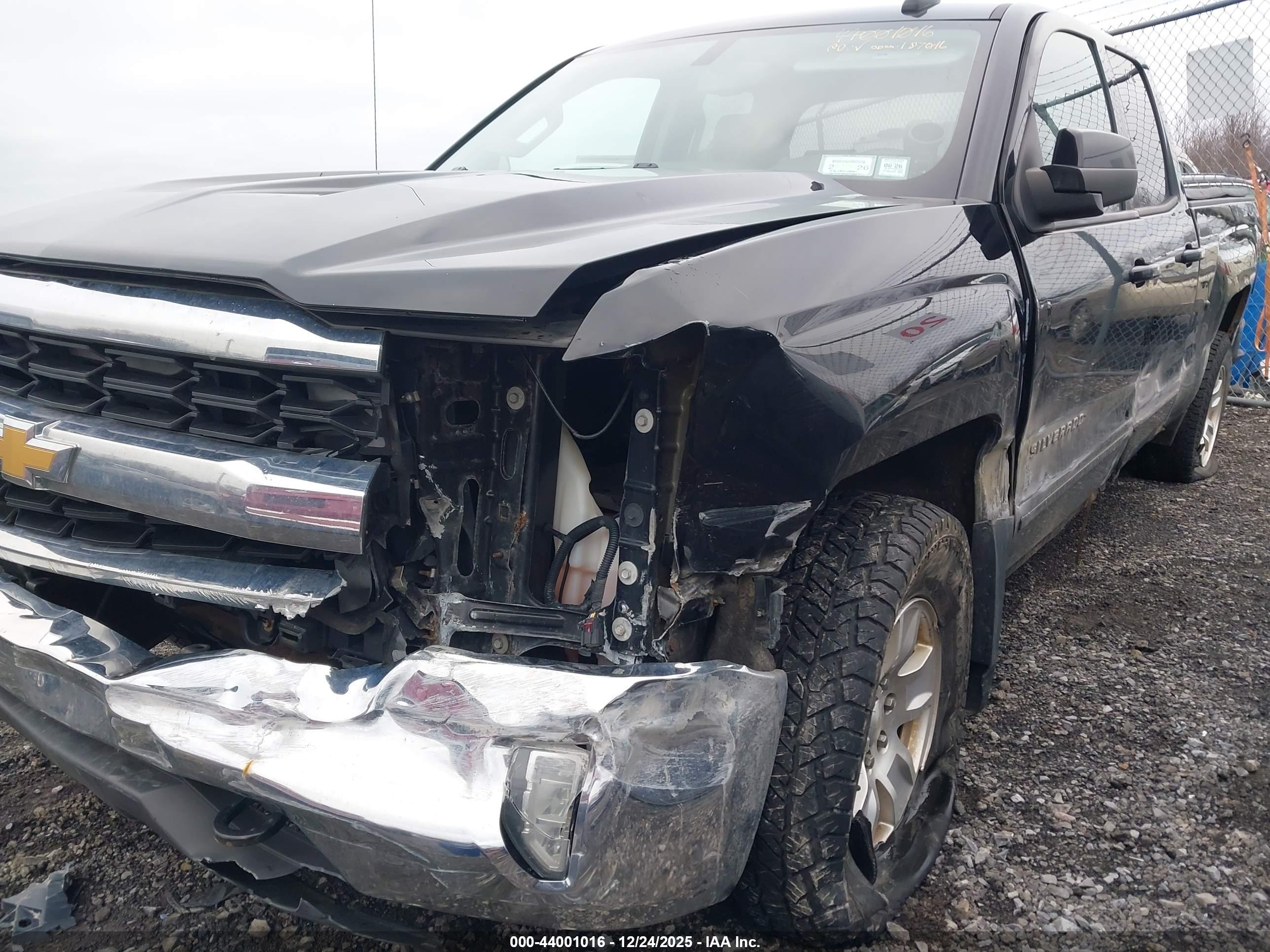 CHEVROLET SILVERADO image 6