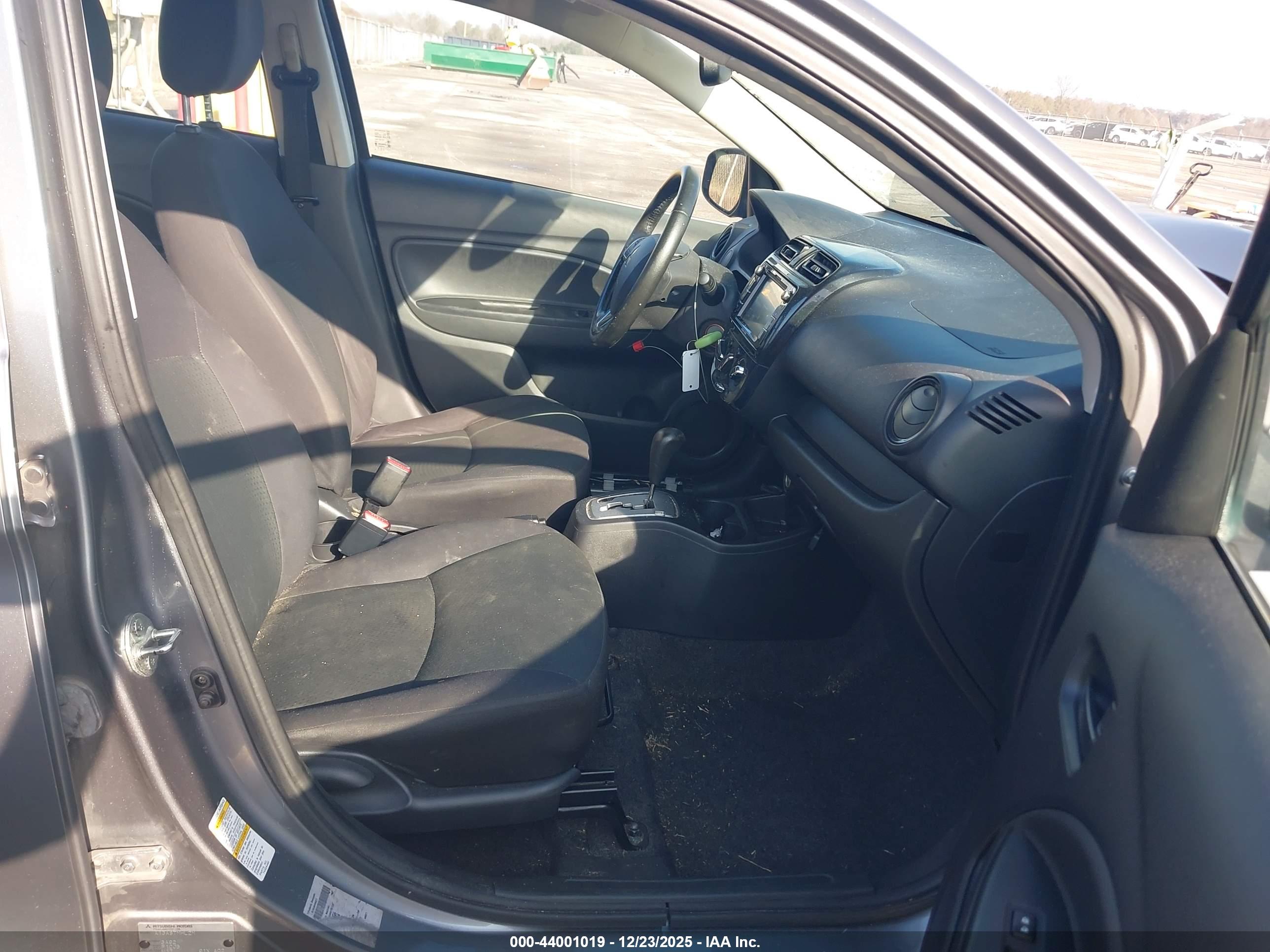 MITSUBISHI MIRAGE image 5