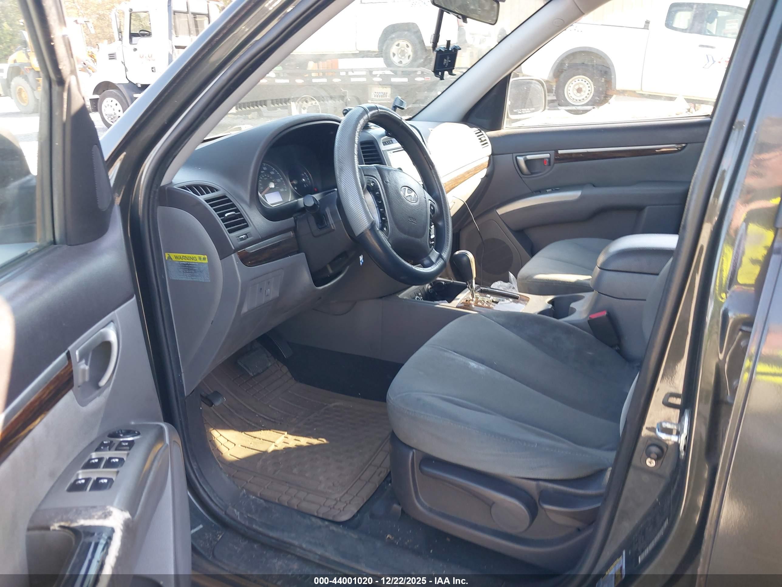 HYUNDAI SANTA image 5