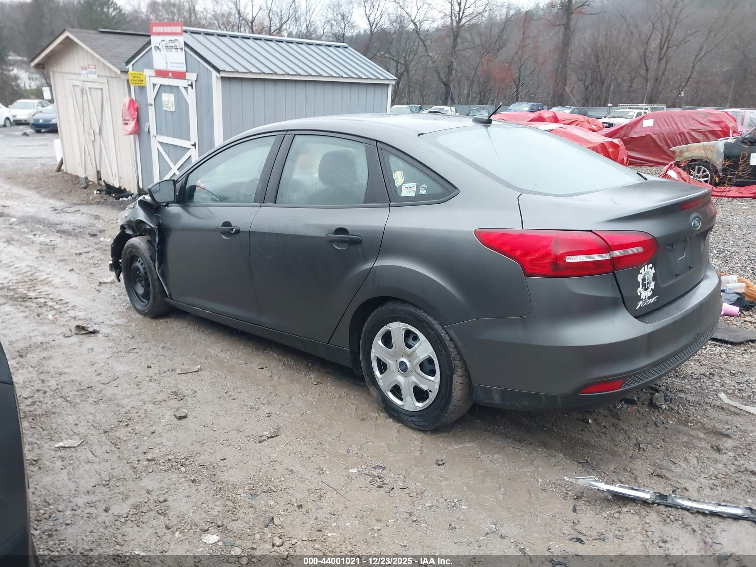 FORD FOCUS image 3
