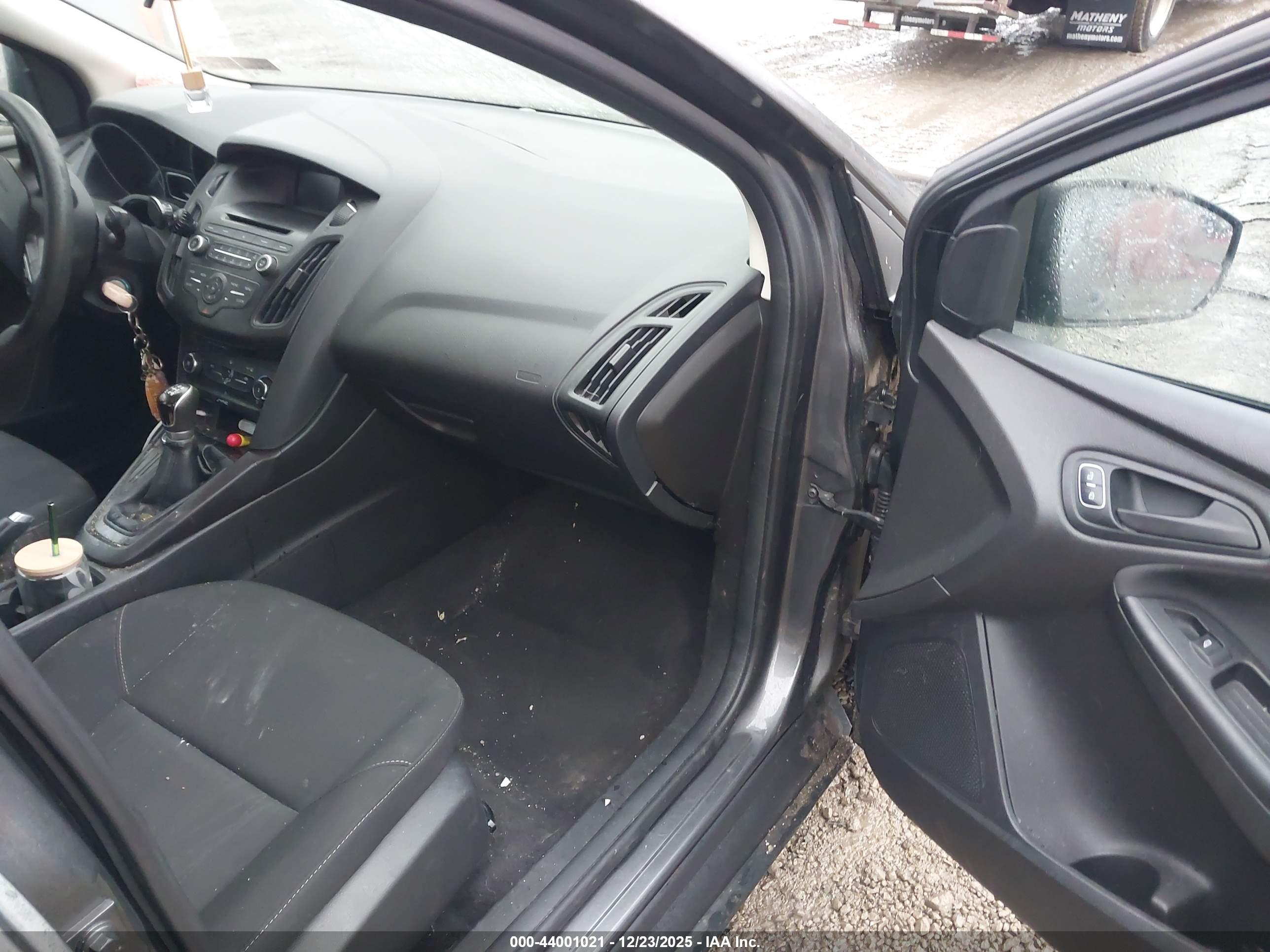 FORD FOCUS image 5