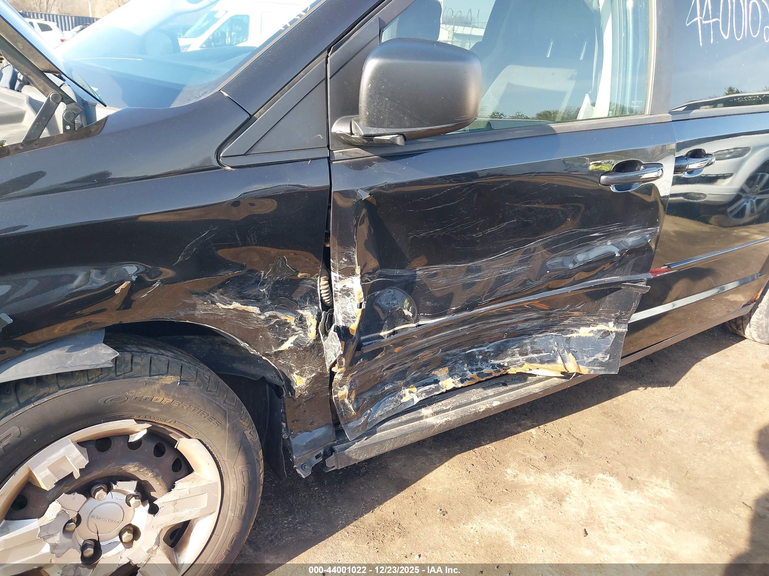 DODGE GRAND image 6