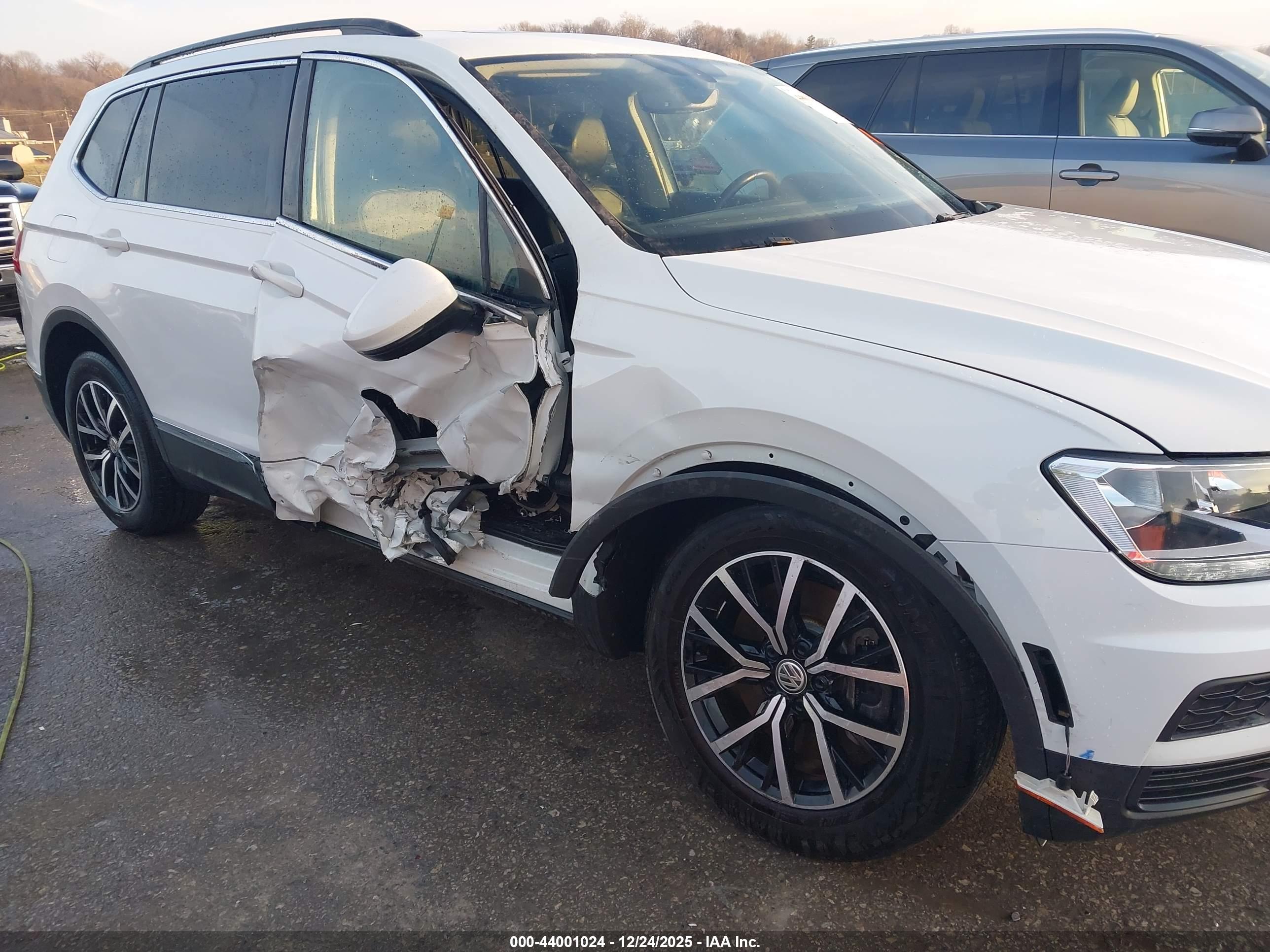 VOLKSWAGEN TIGUAN image 6