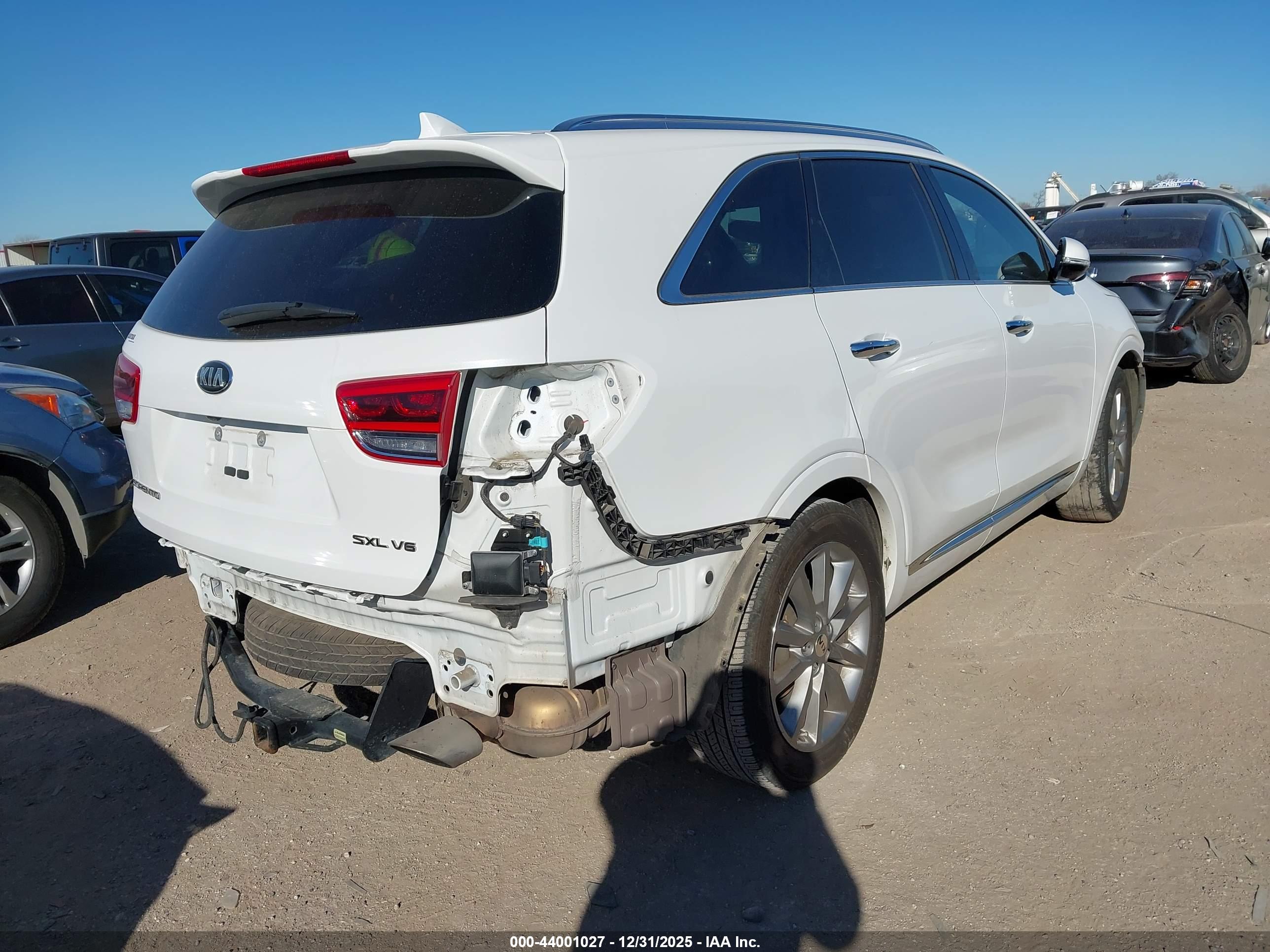 KIA SORENTO image 4