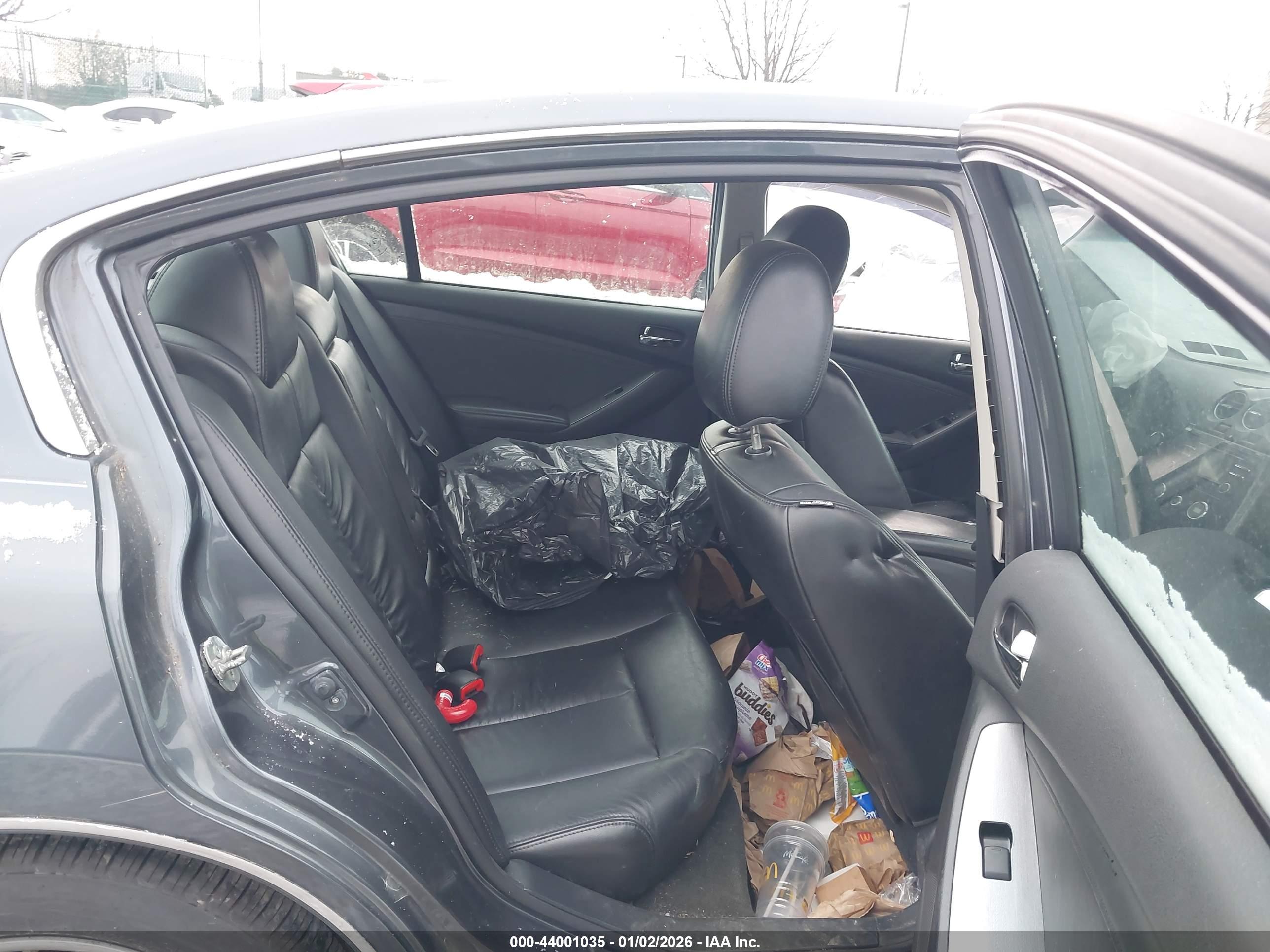 NISSAN ALTIMA image 8