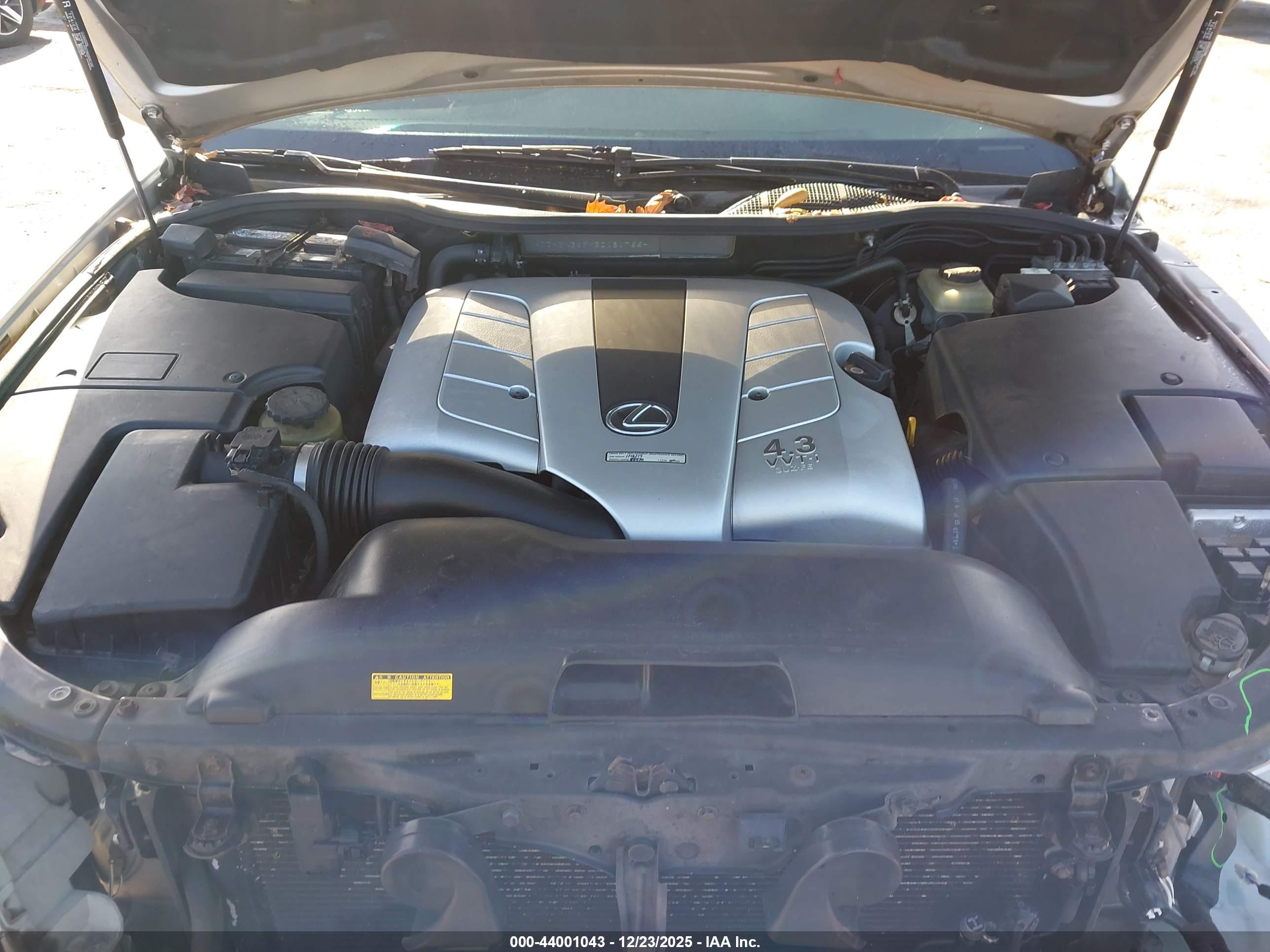 LEXUS LS image 10
