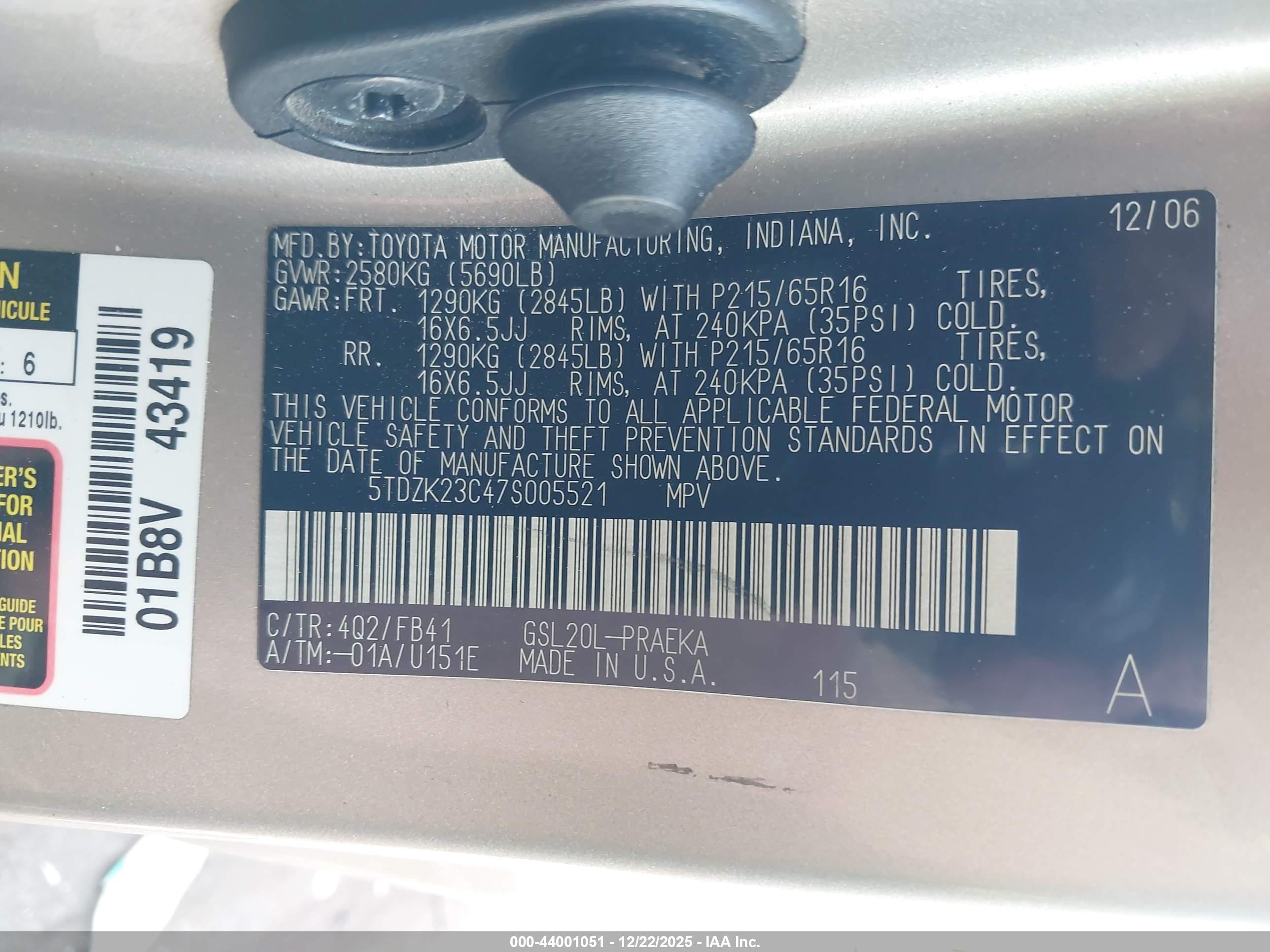 TOYOTA SIENNA image 9