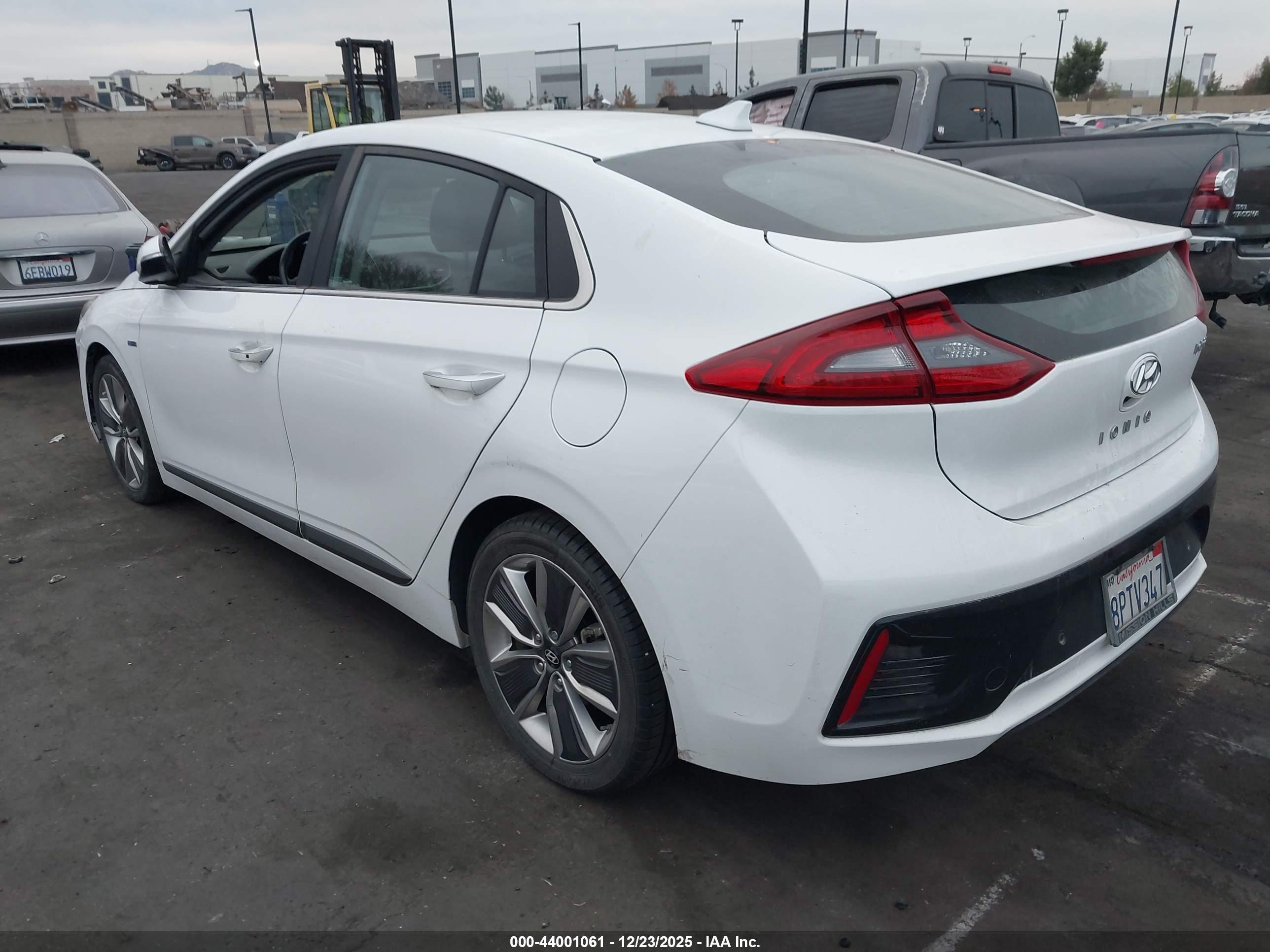 HYUNDAI IONIQ image 3
