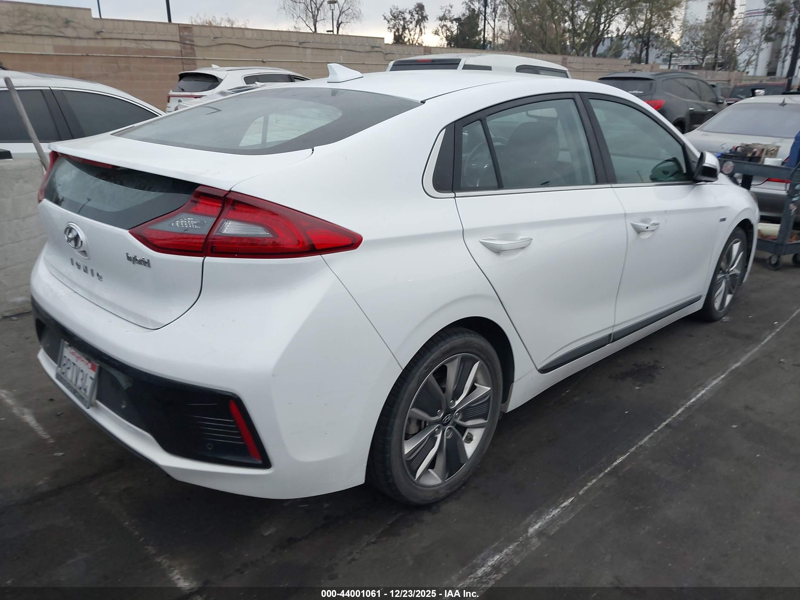 HYUNDAI IONIQ image 4